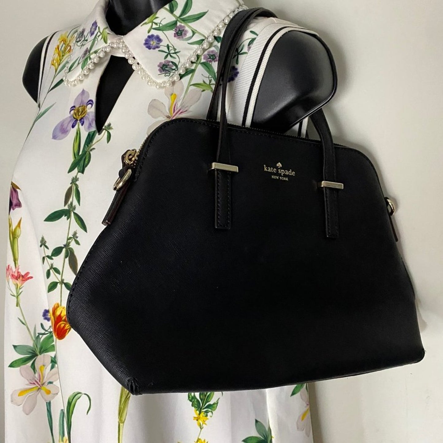 kate spade  black Large/Medium Leather Handbag