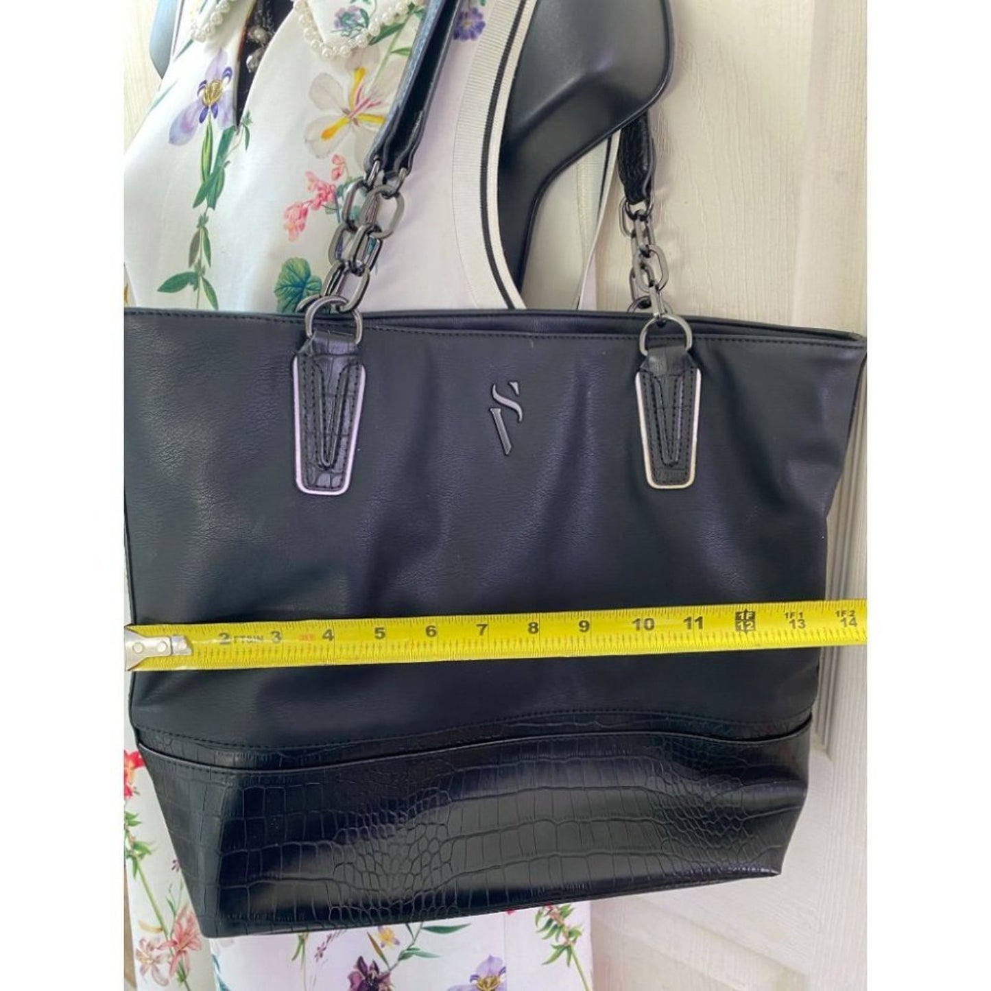 Simply Vera Vera Wang Faux Leather Shoulder Bag