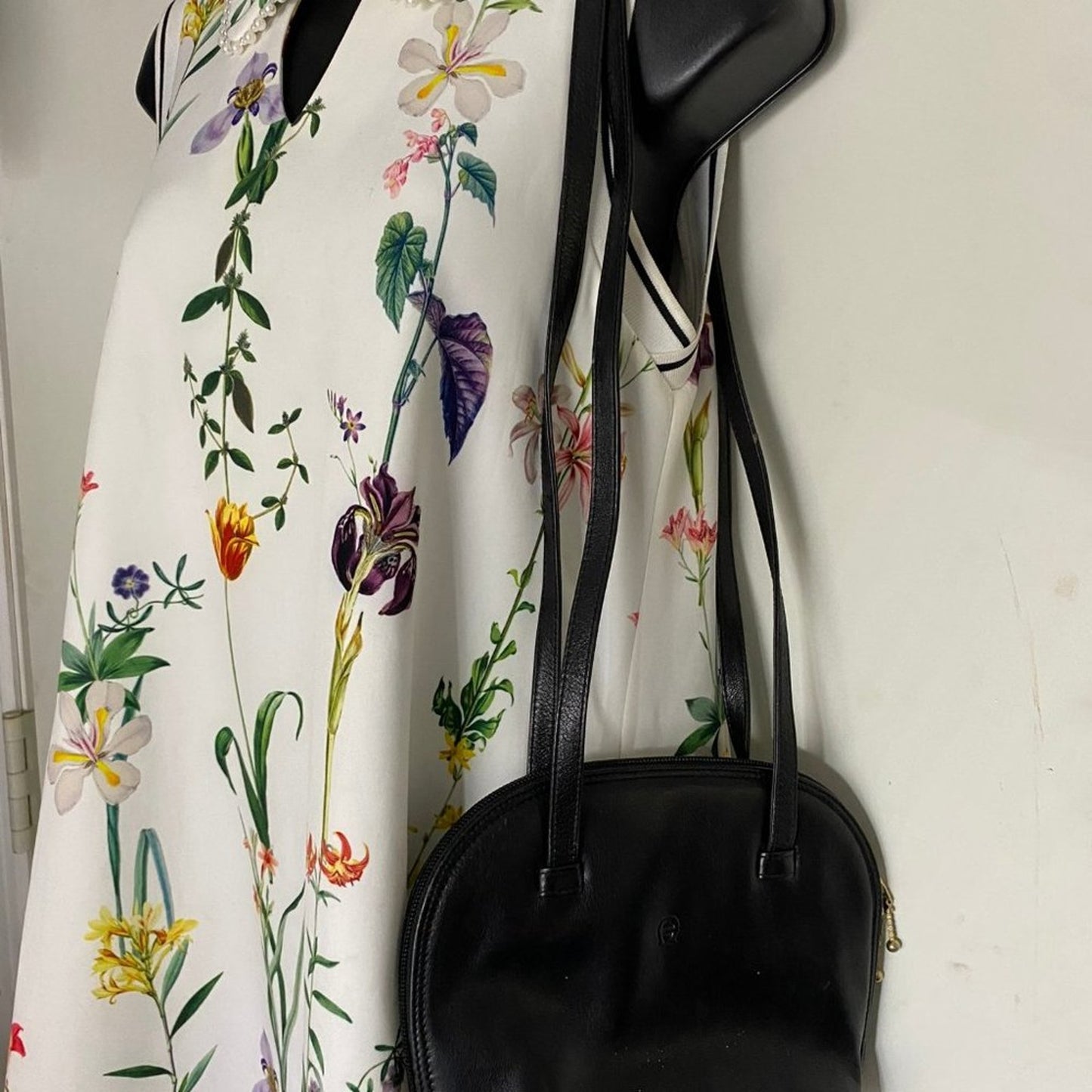Etienne Aigner Black Leather Shoulder Bag