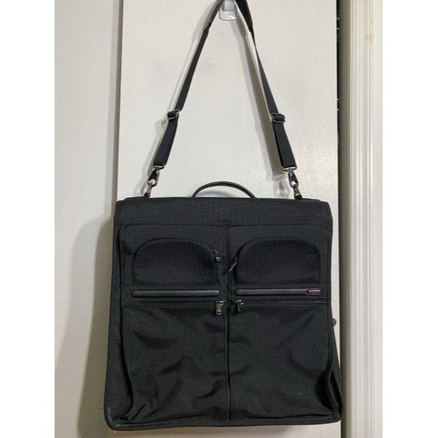 tumi alpha kleidersack black nylon weekendtravel b