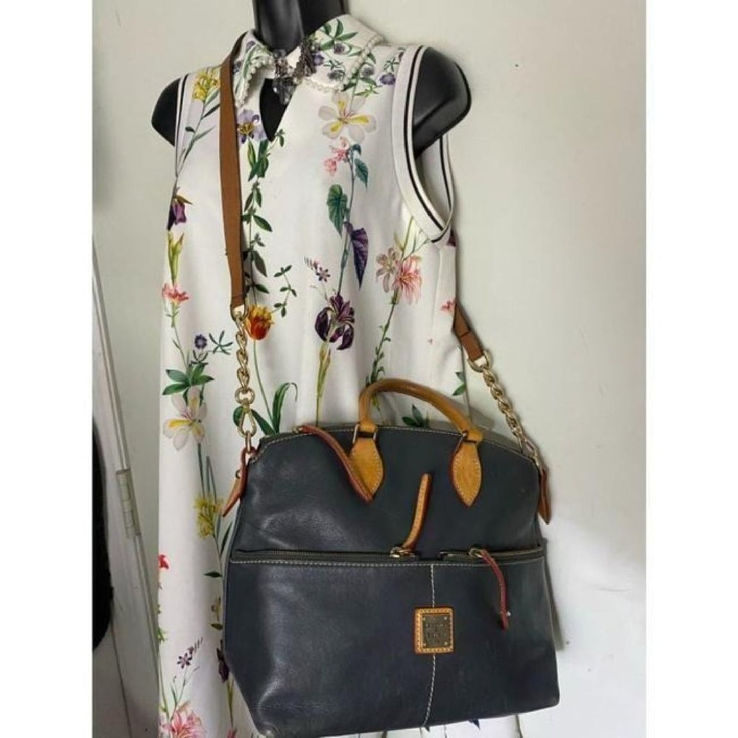 Dooney And Bourke Vintage Black Leather Shoulder B