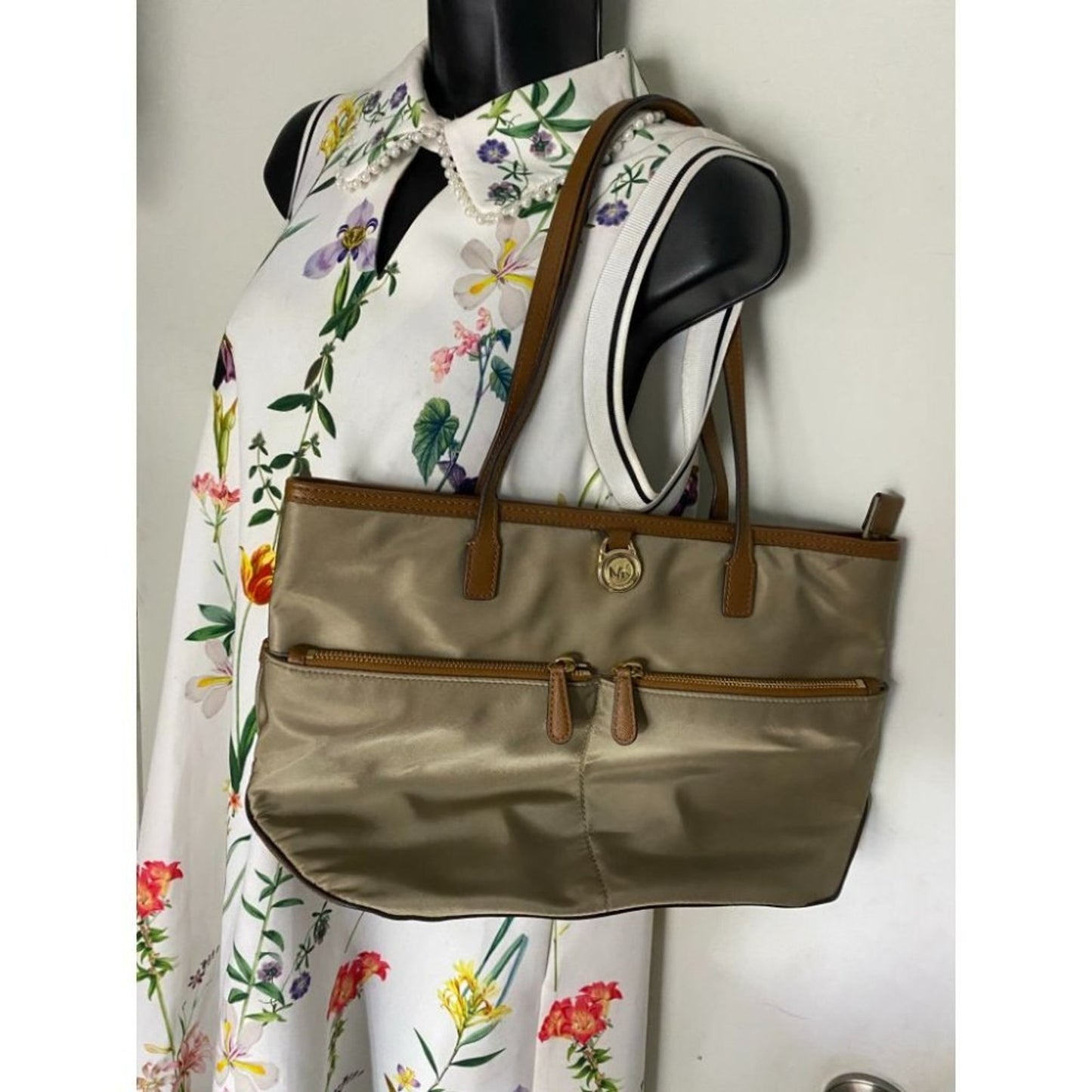 Michael Kors Nylon Tan Shoulder Tote Bag MD to LG
