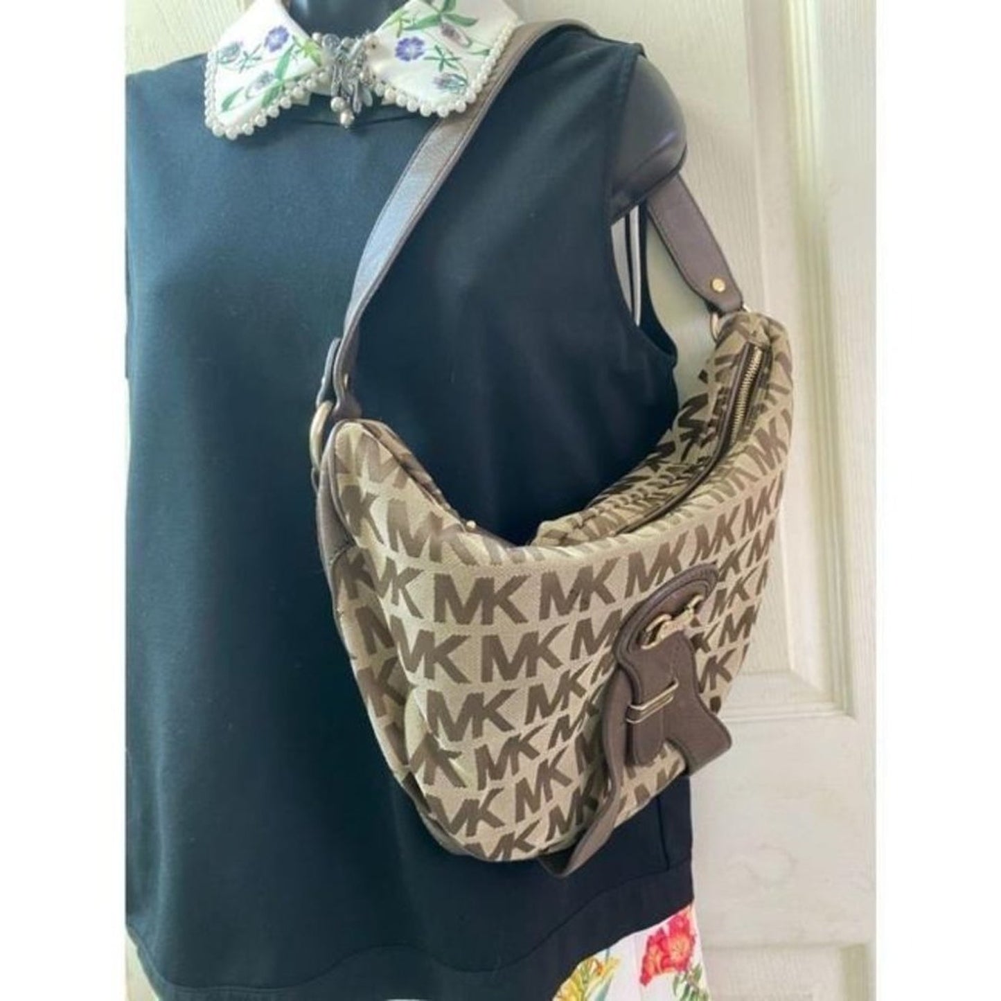 michael kors all over logo brown beige jacquard fa