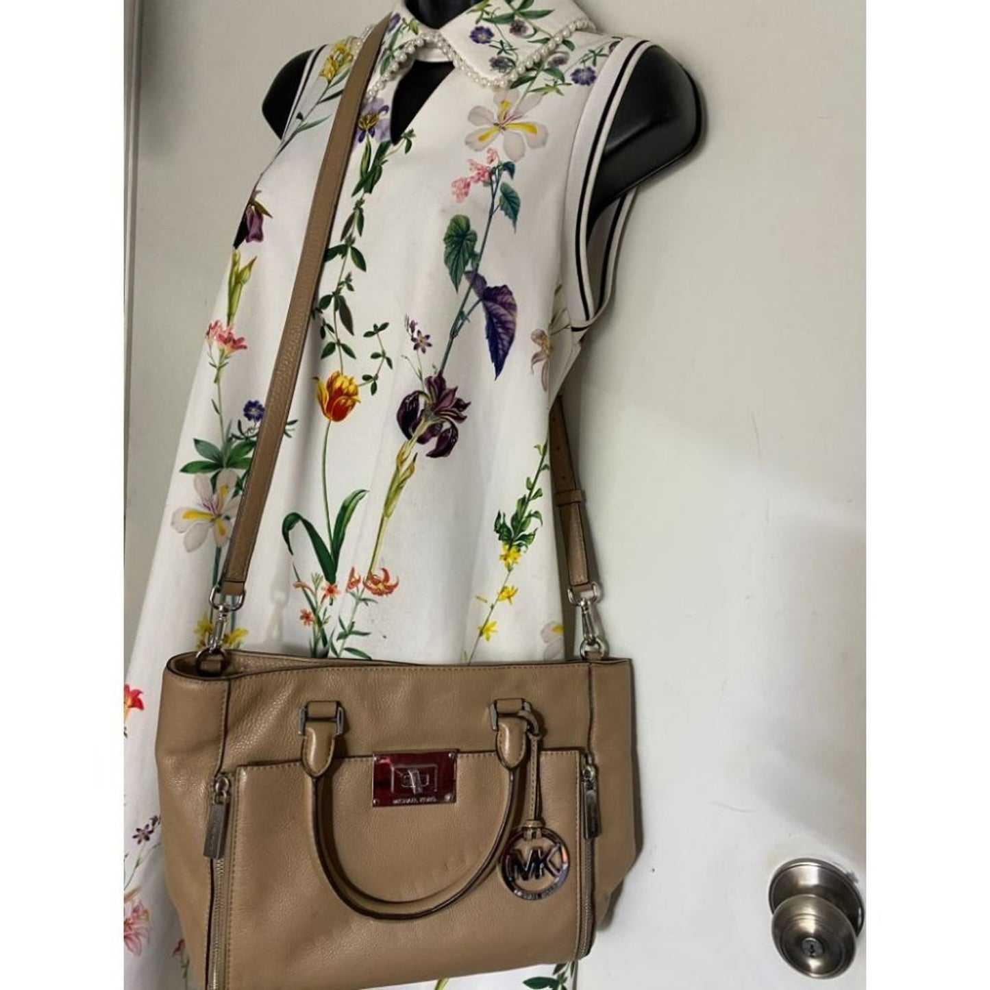 Michael Kors Lamb Leather Tan Shoulder Bag LG/MD