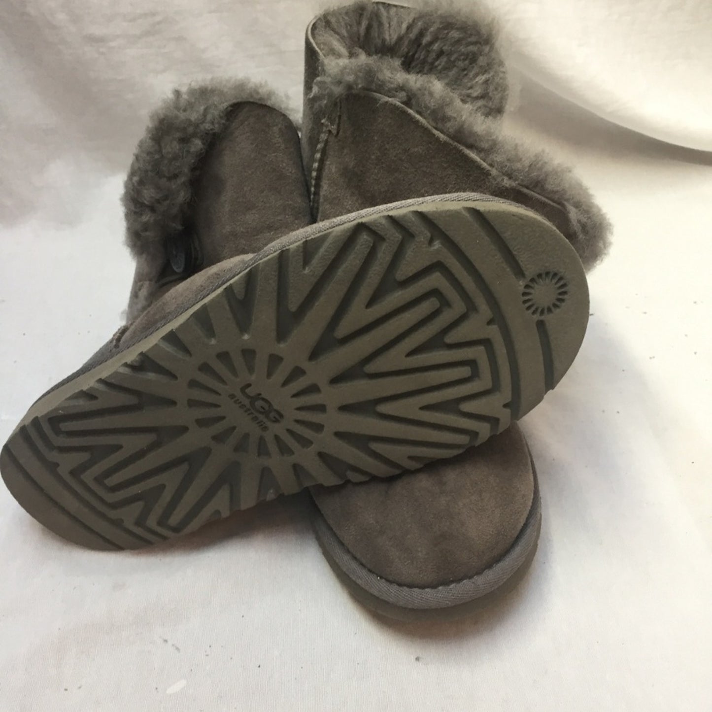 Short UGG Brown Boots Size: 4