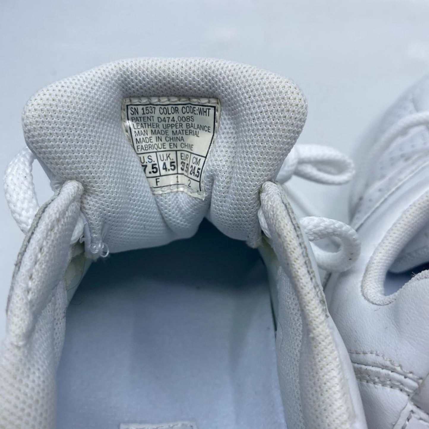 Sketchers White Balance Sneakers Size: US 7.5