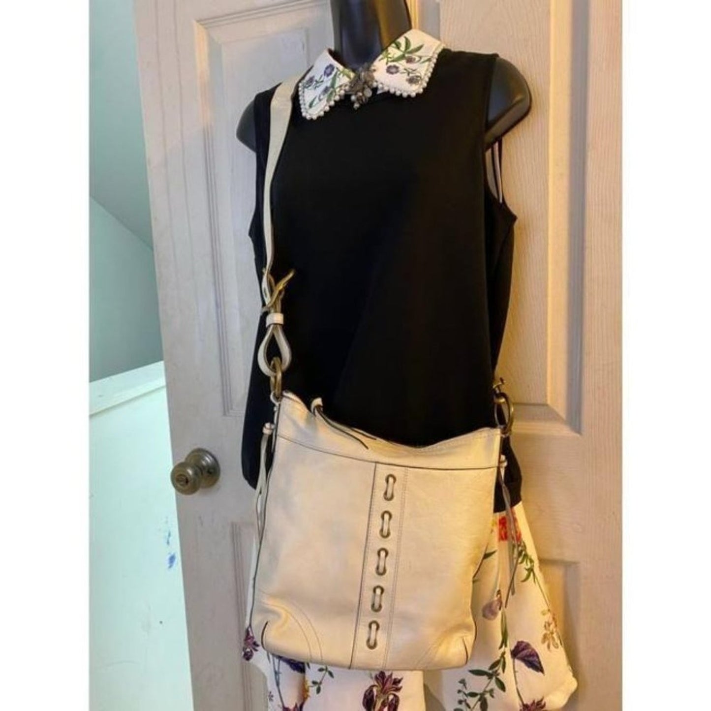 coach medium w adjustable strap white leather cros