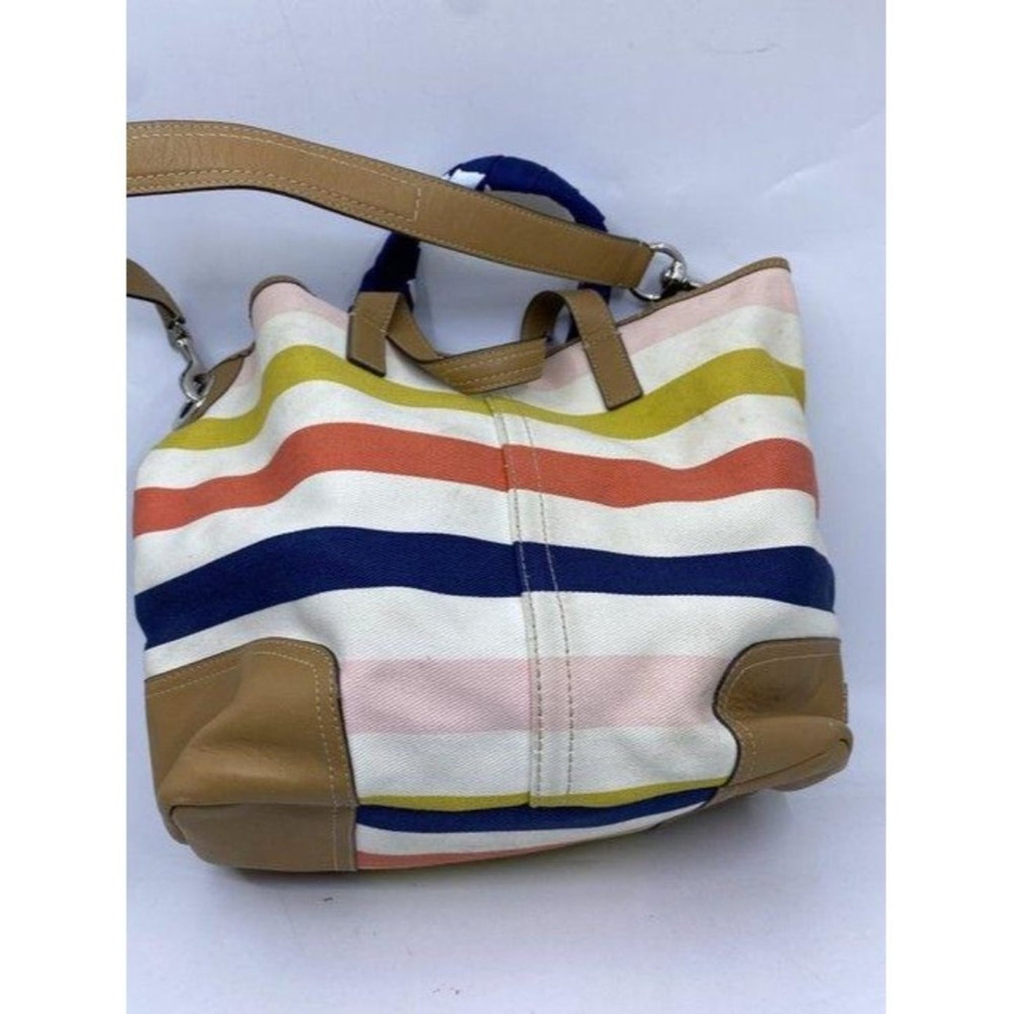 coach tote w shoulder w add on looney tunes tie mu