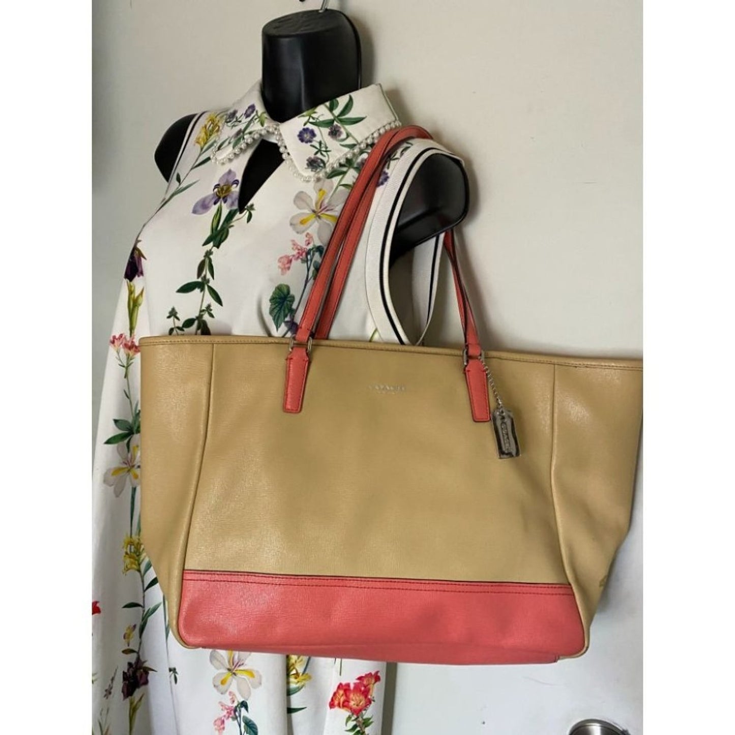 COACH Large Tan Orange Leather Tote/ Shoulder Bag