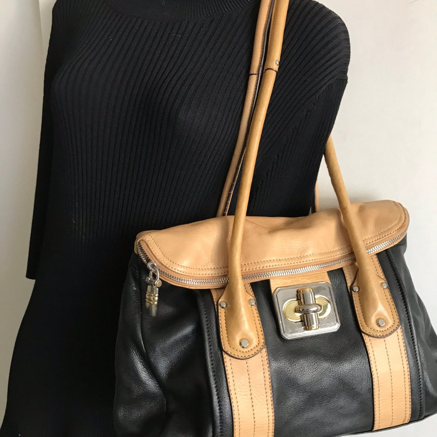 B. Makowsky Black Tan Leather Shoulder Bag