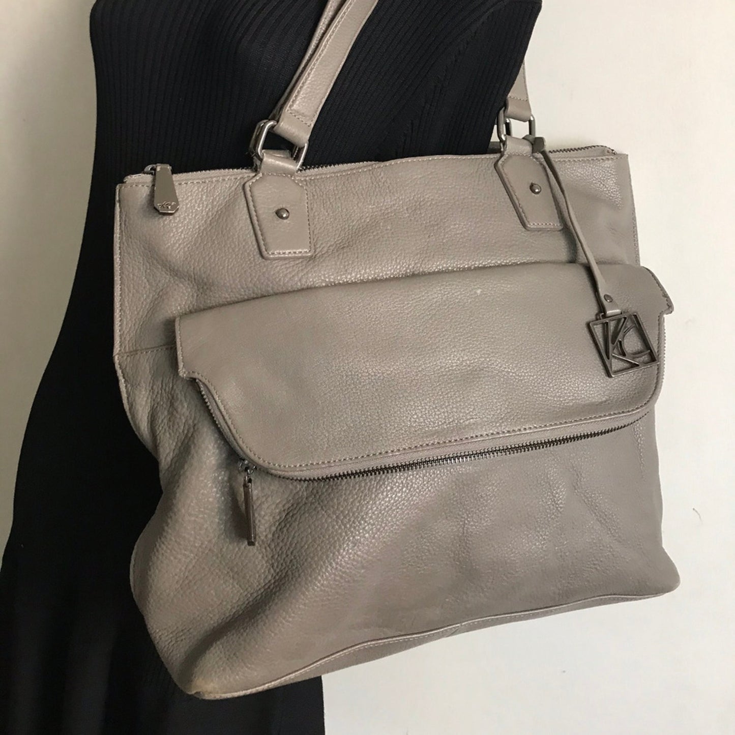Kenneth Cole Gray leather Handbag MSRP $170