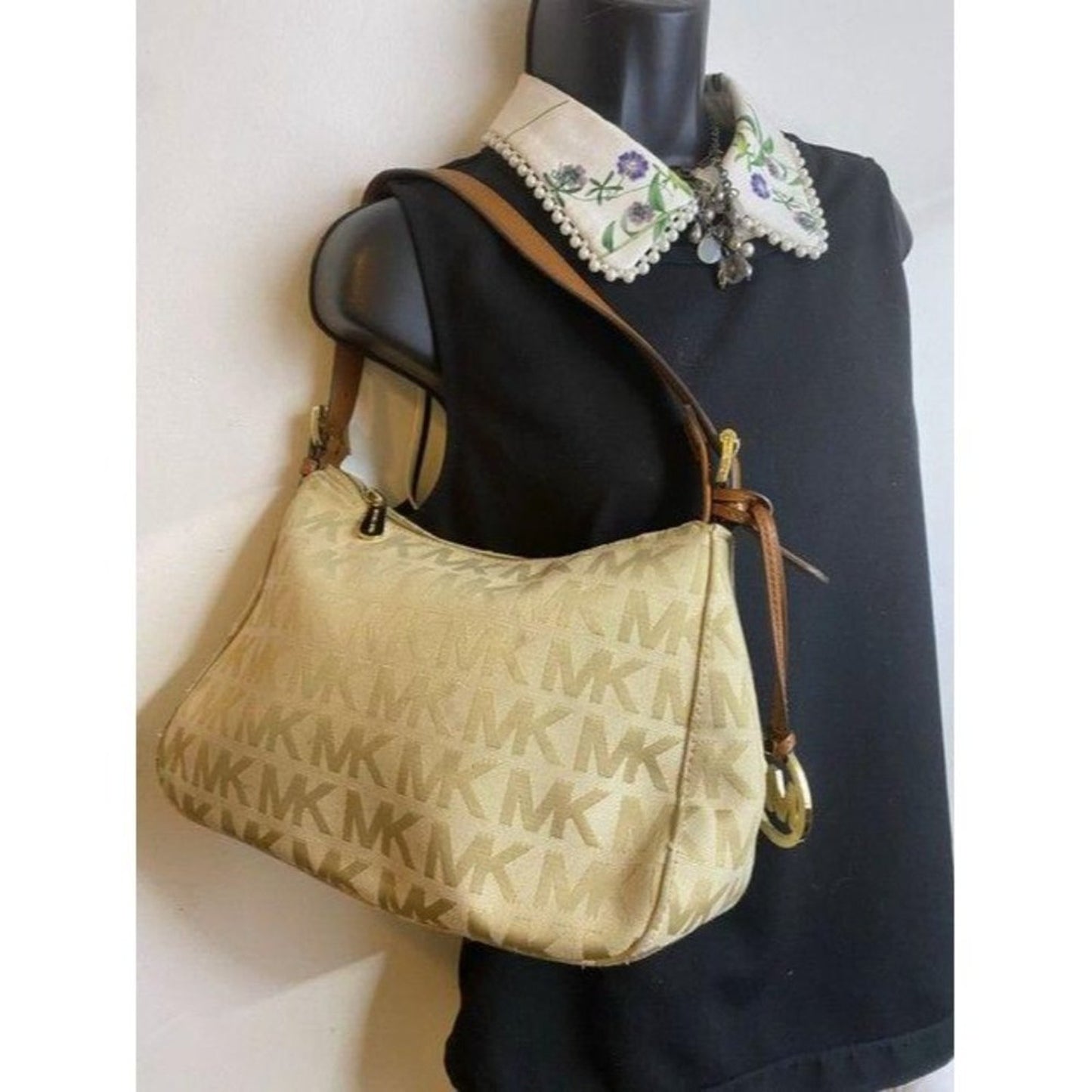 michael kors tan fabric hobo bag