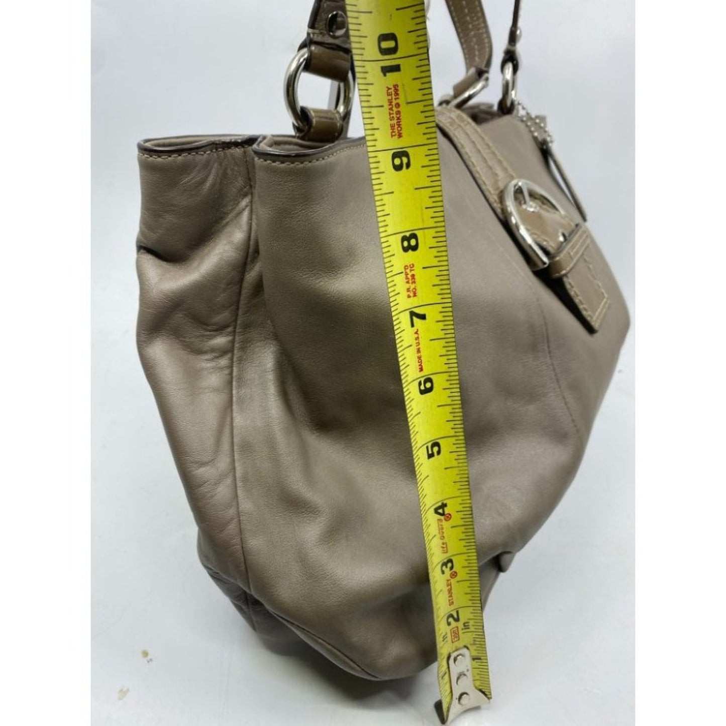 COACH Medium/ Large Leather Brown Shoulder Bag