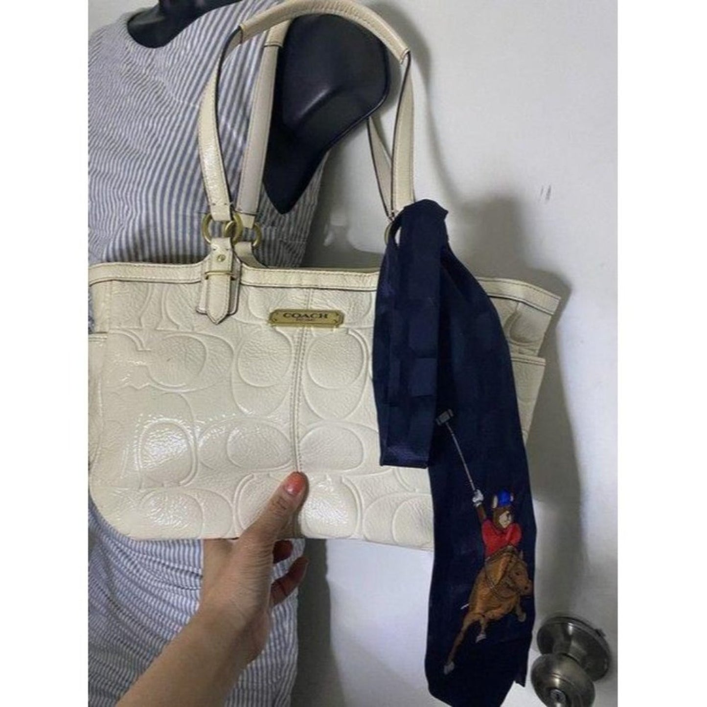 coach w w detachable specialty tie accent cream sh