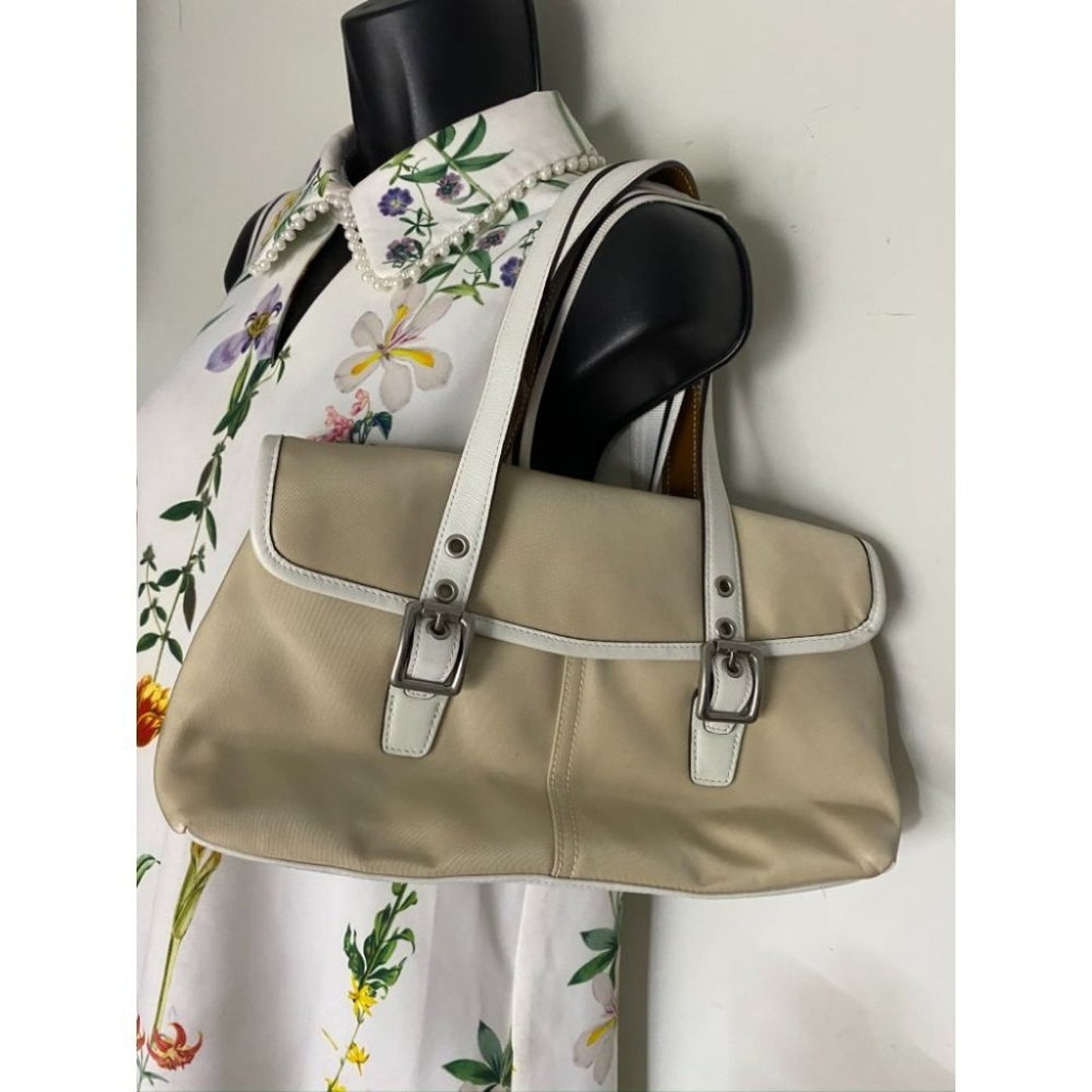 COACH Small Handbag Tan White Shoulder Travel Bag