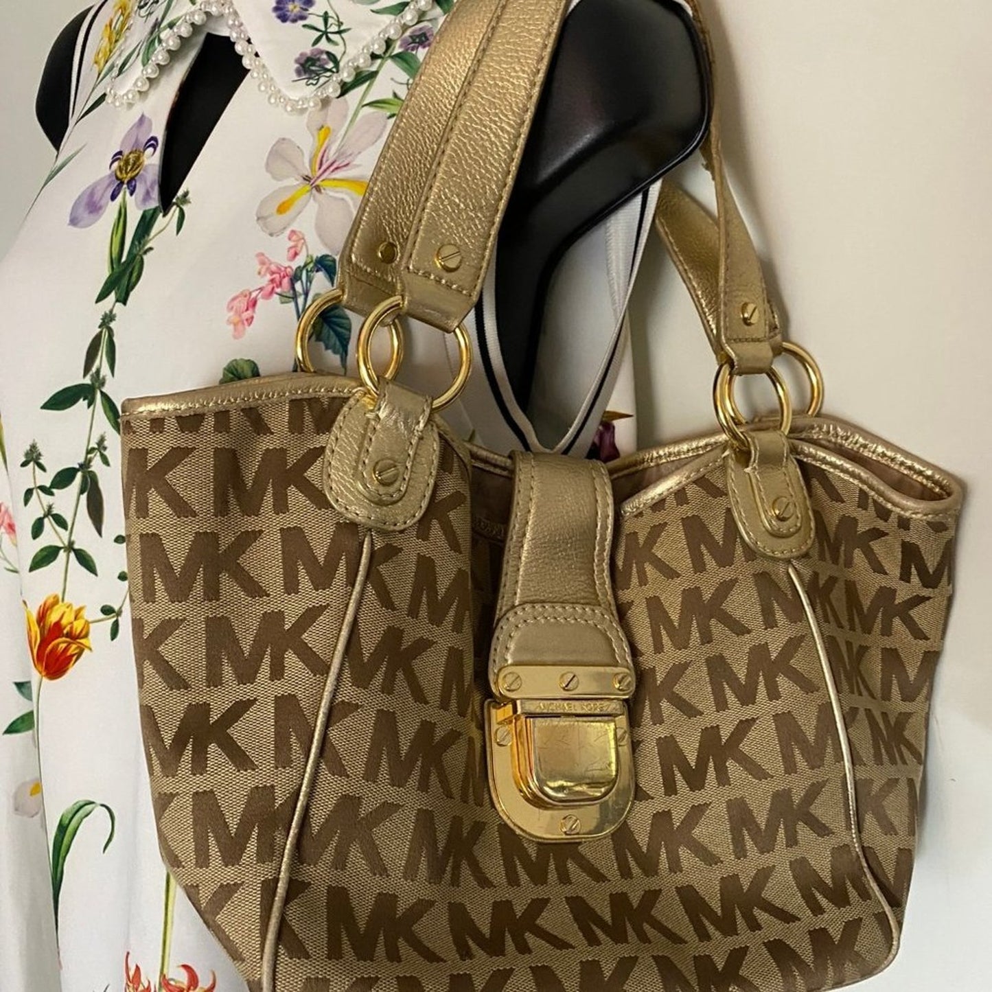 Michael Kors Medium Brown/Gold Fabric Shoulder Bag