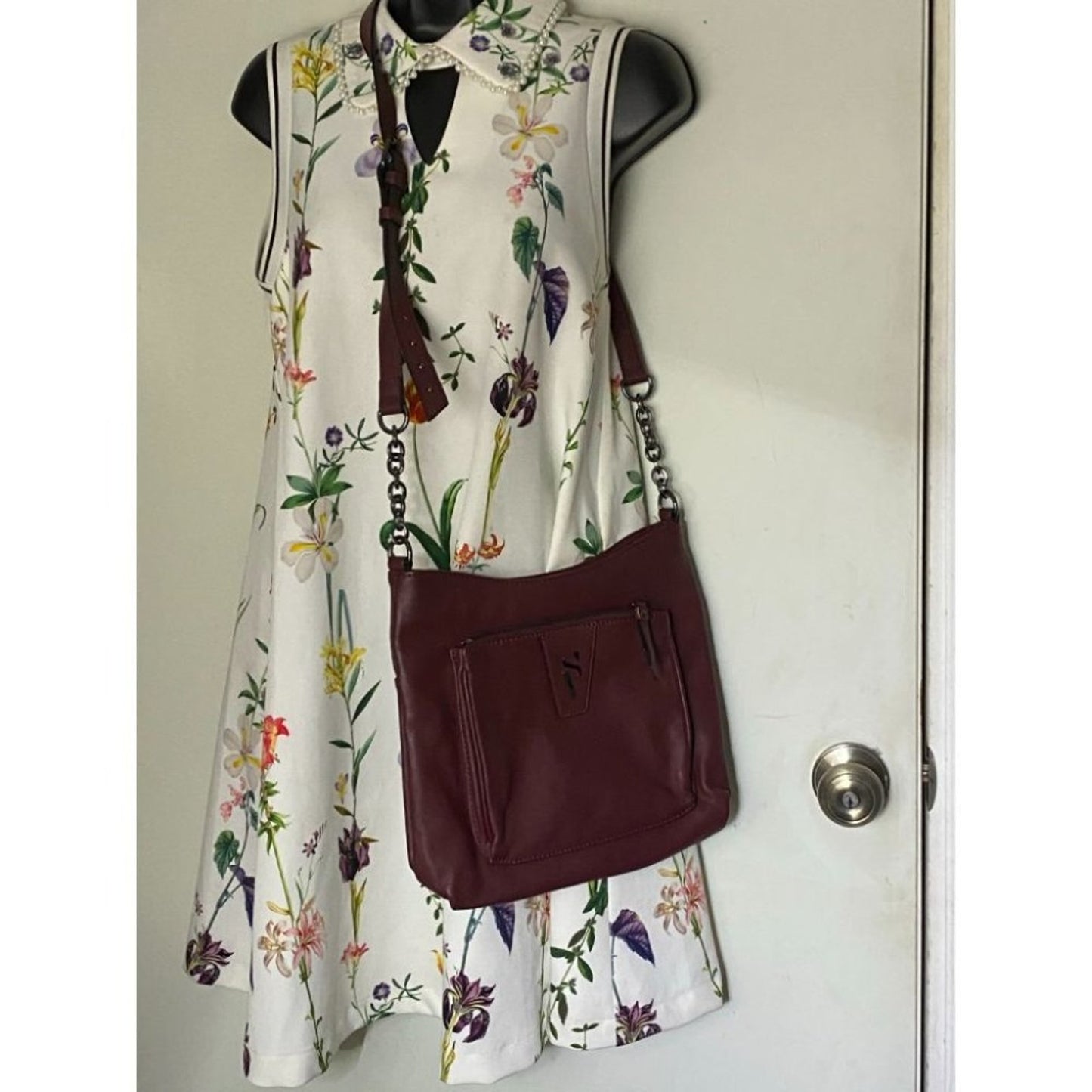 Simply Vera Vera Wang Red Medium Crossbody Bag