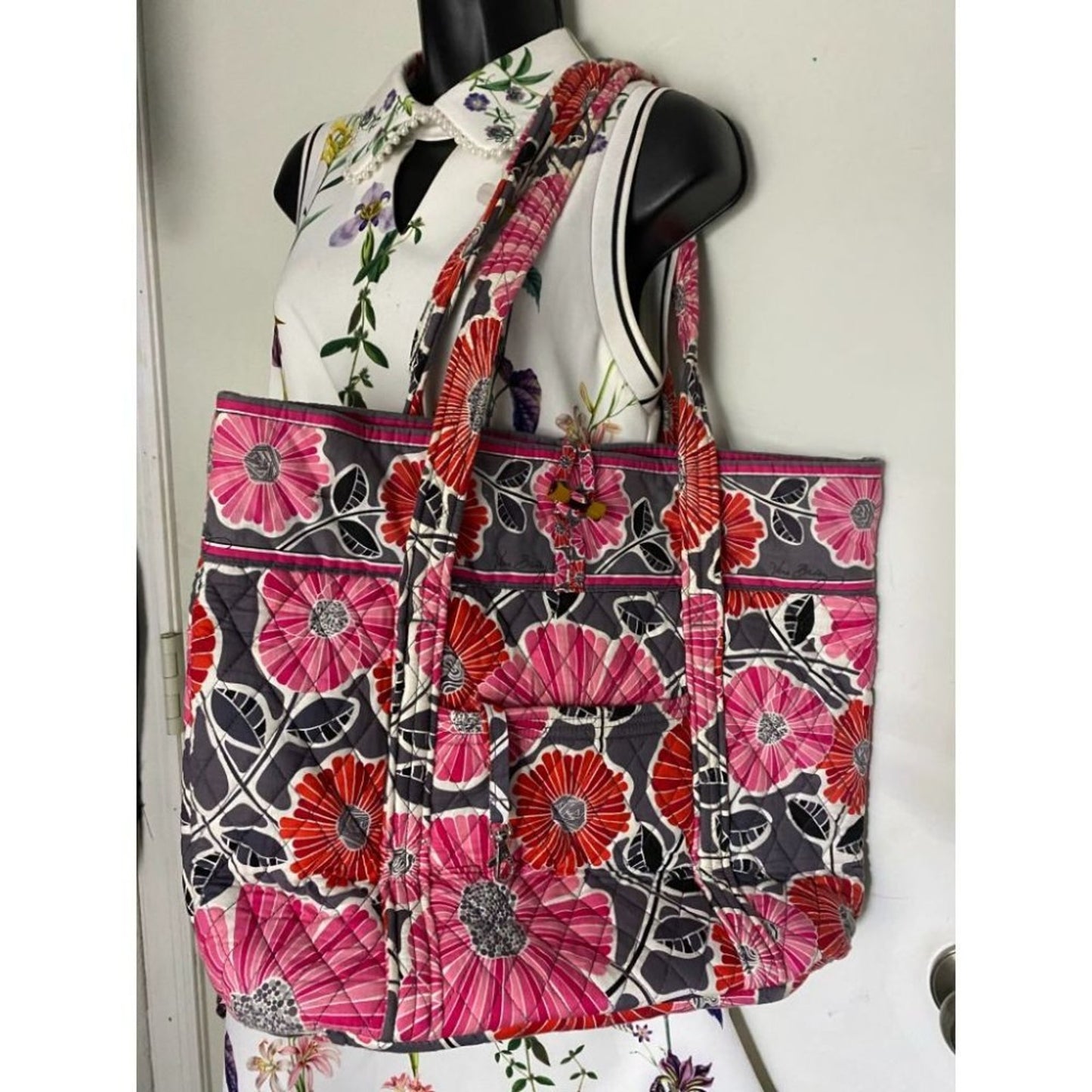 VERA BRADLEY Black Pink Large Quilted Tote Bag