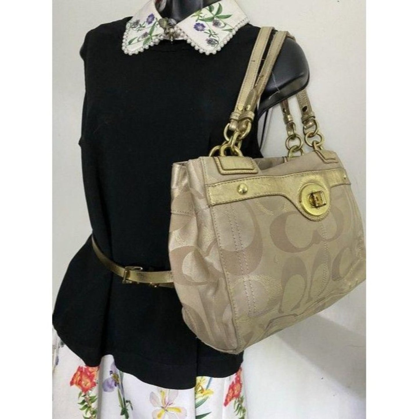 coach large gray gold fabric shoulder bag
