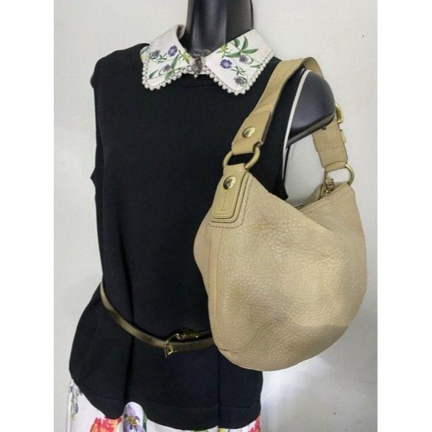 coach beige leather shoulder bag