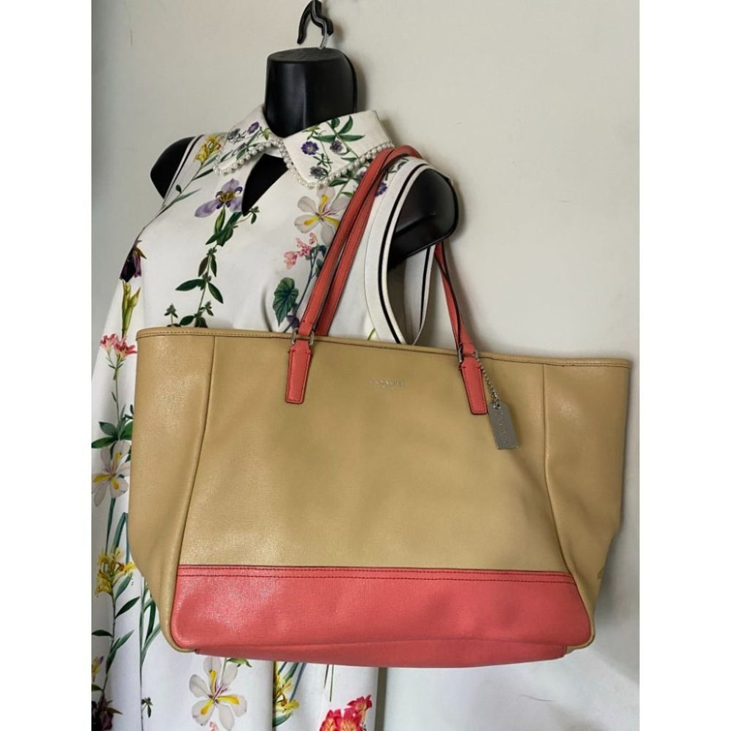 COACH Large Tan Orange Leather Tote/ Shoulder Bag
