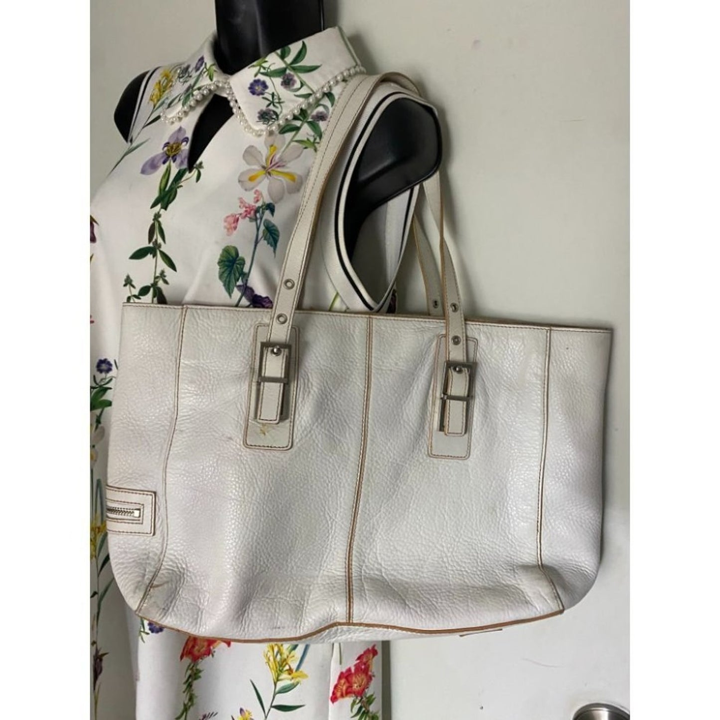 Kenneth Cole White Large Leather Shoulder Bag