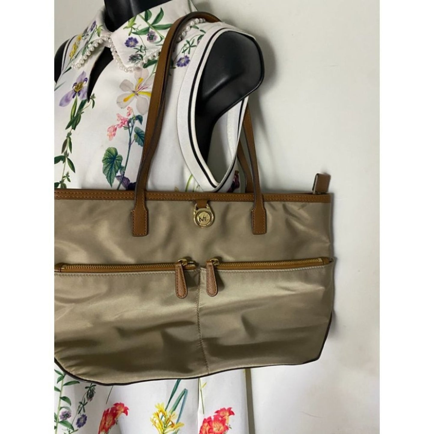 Michael Kors Nylon Tan Shoulder Tote Bag MD to LG