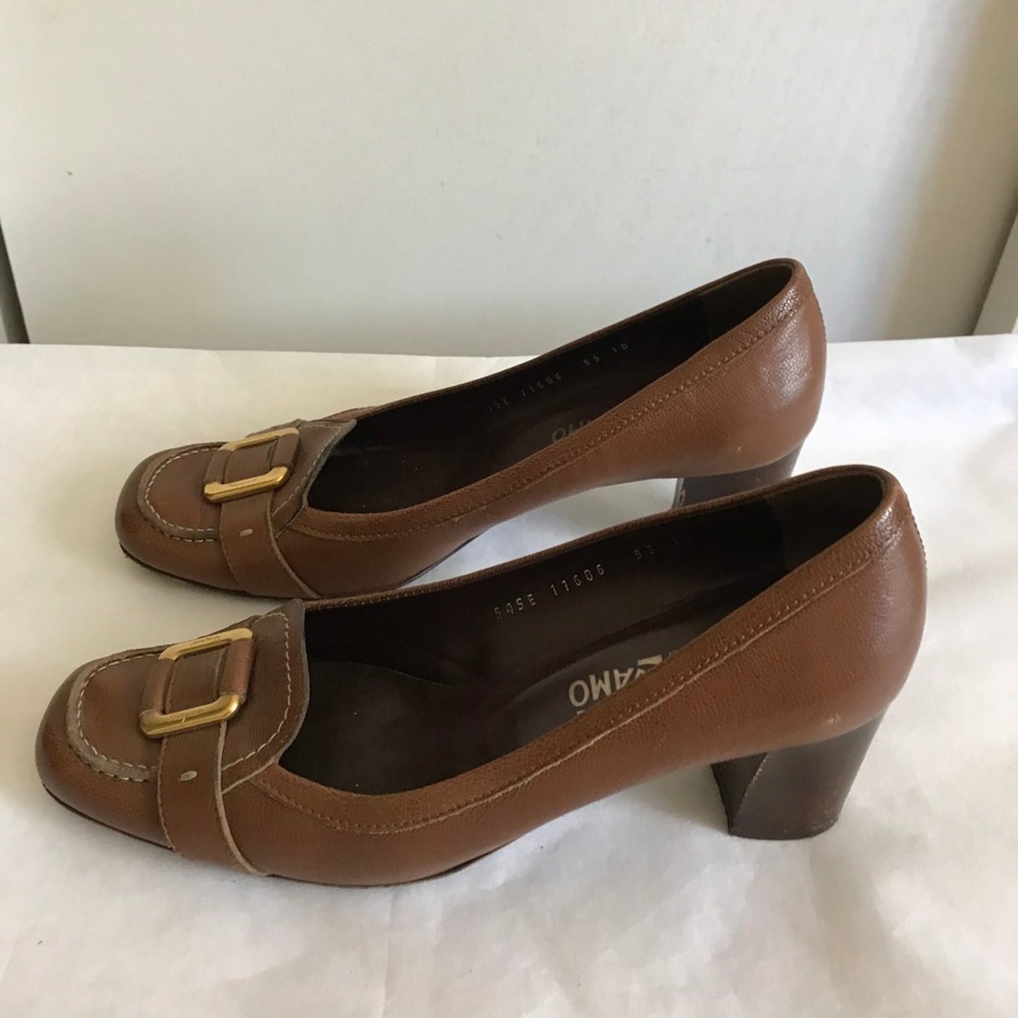 SALVATORE FERRAGAMO pumps sz 10