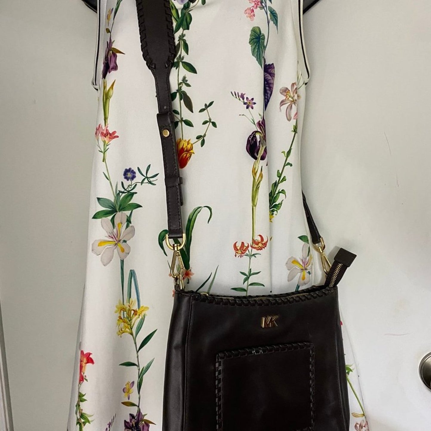 Like New Michael Kors Woven Seemed Crossbody Bag