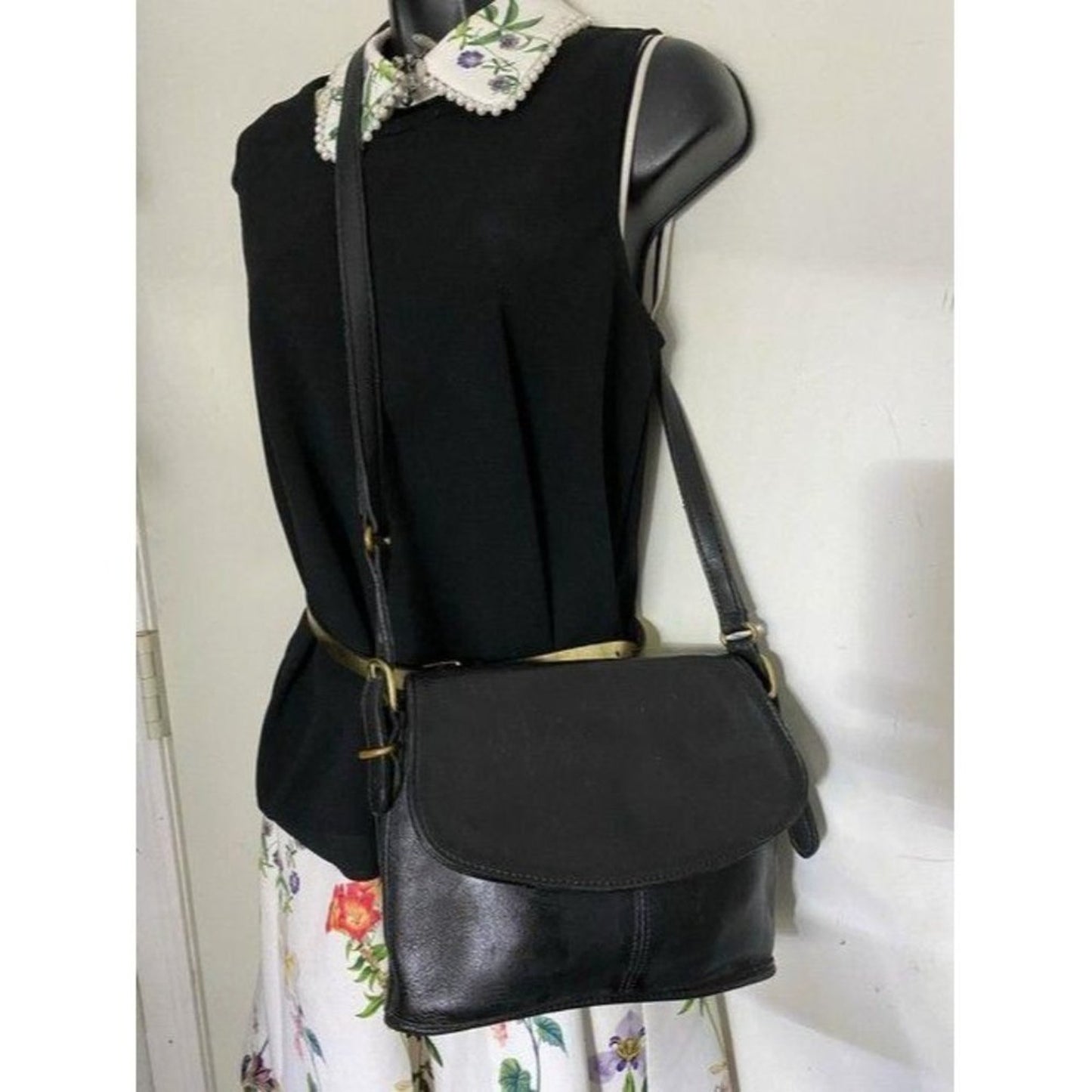 coach vintage black leather cross body bag