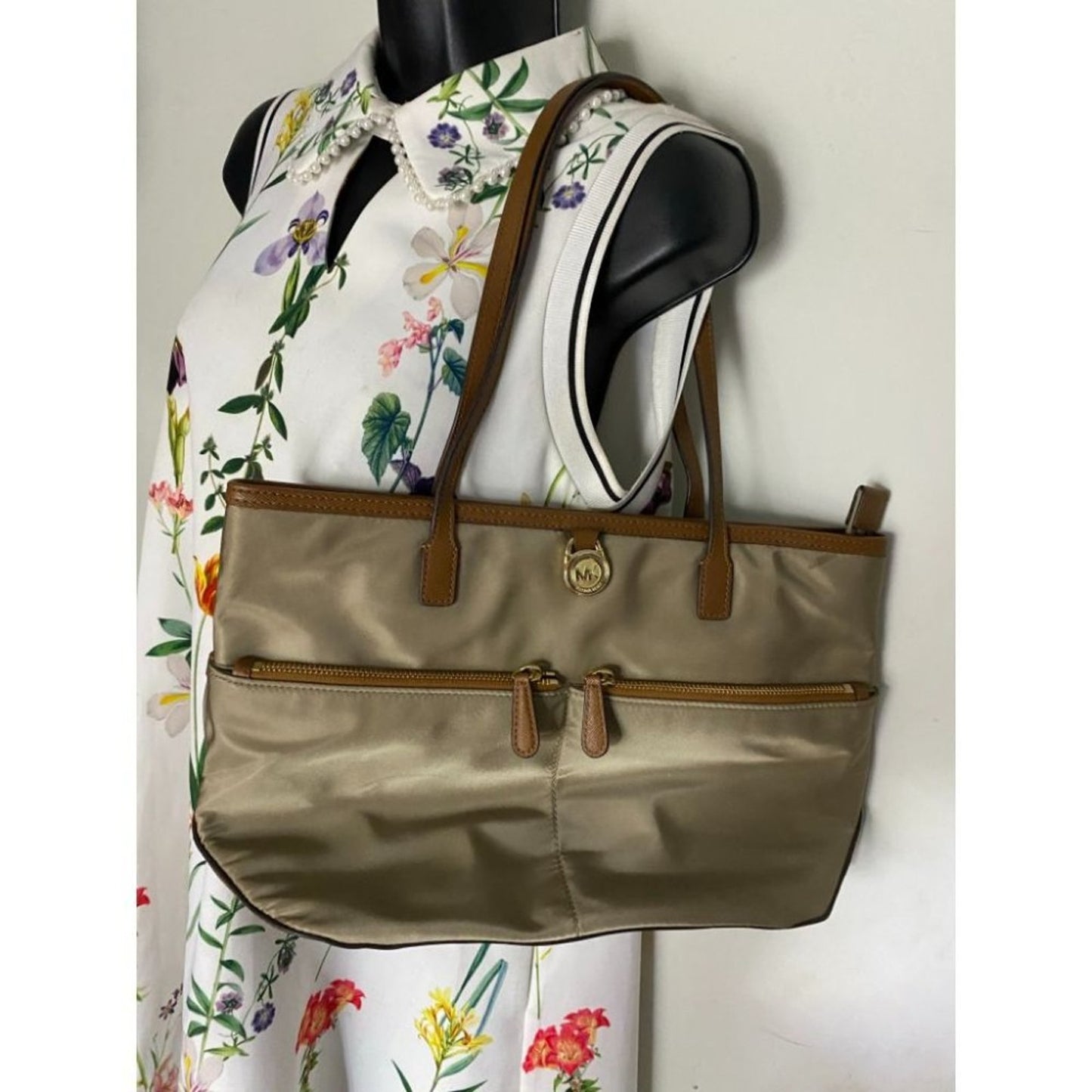 Michael Kors Nylon Tan Shoulder Tote Bag MD to LG