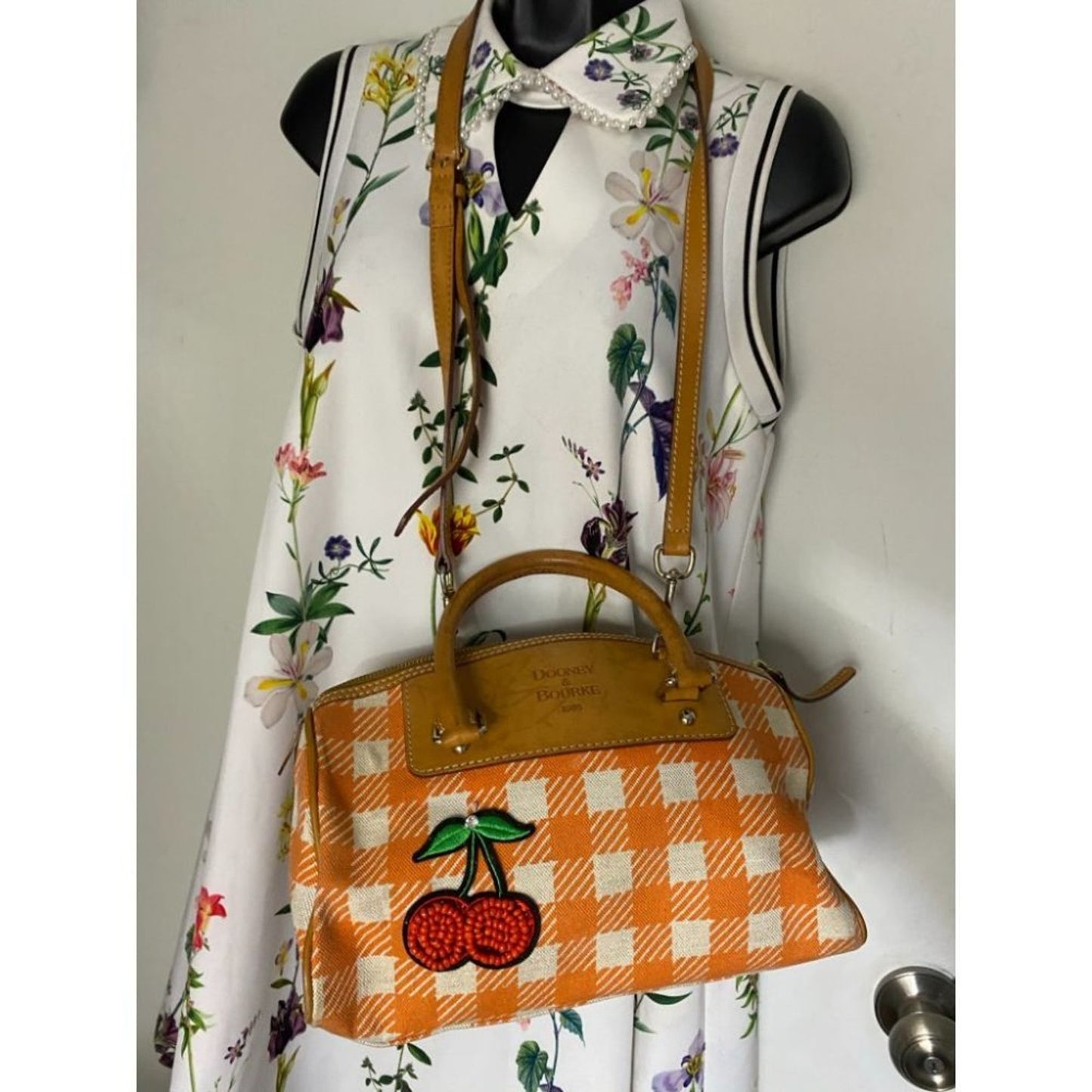 DOONEY & BOURKE Orange White Tote Crossbody Bag
