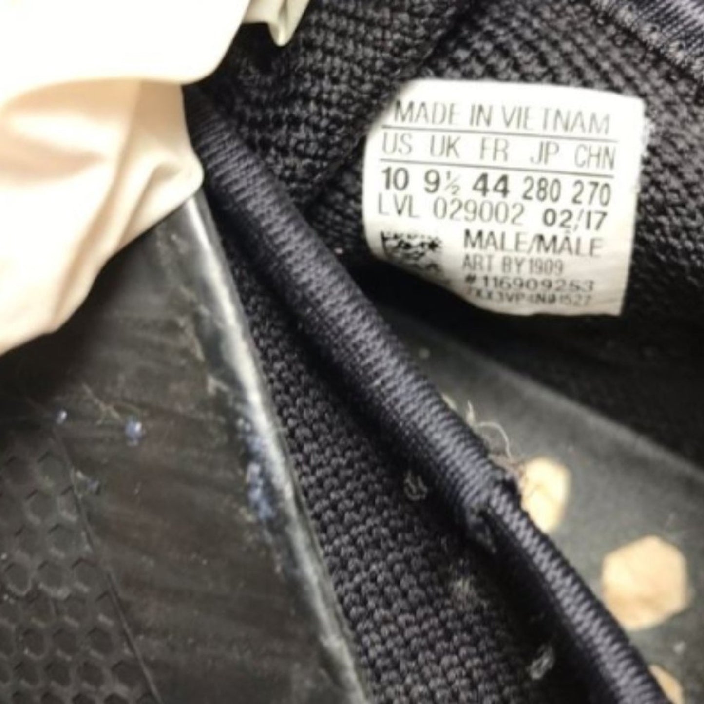 Adidas Boost Size: 10
