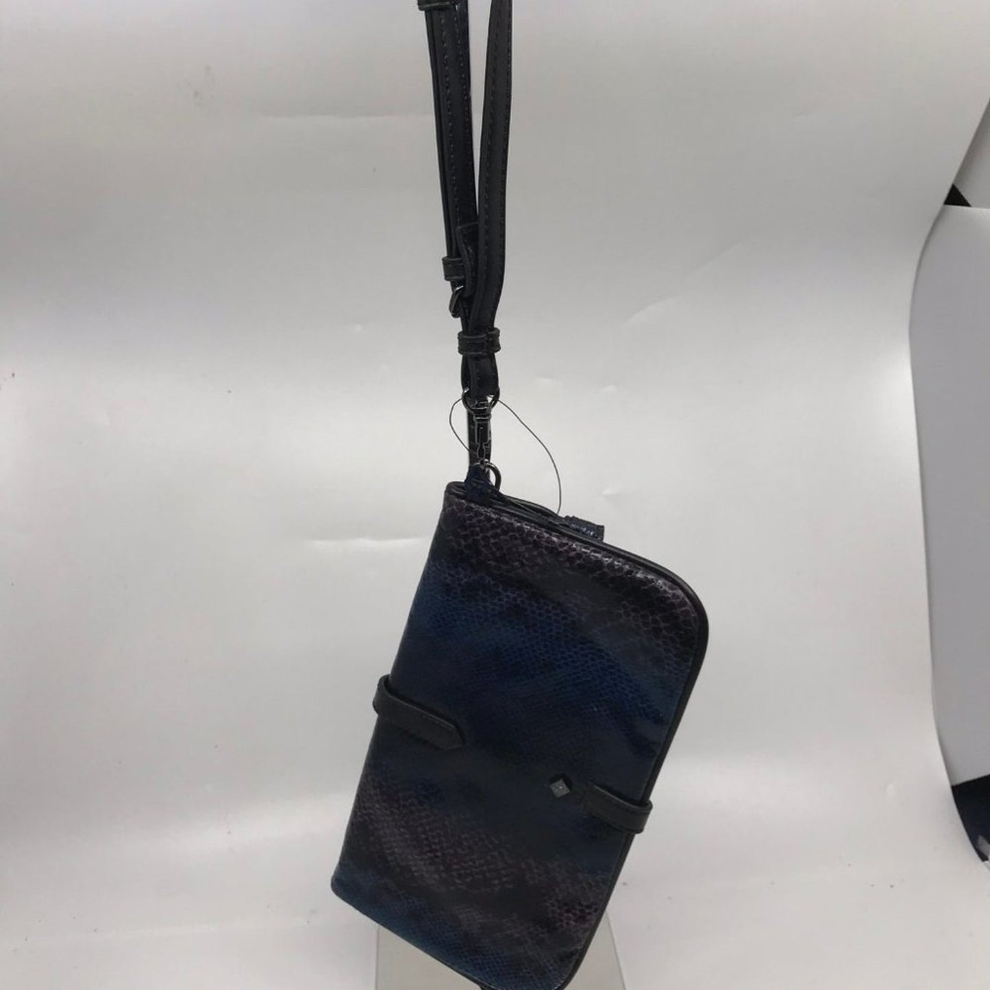 Simply Vera Vera Wang Wristlet