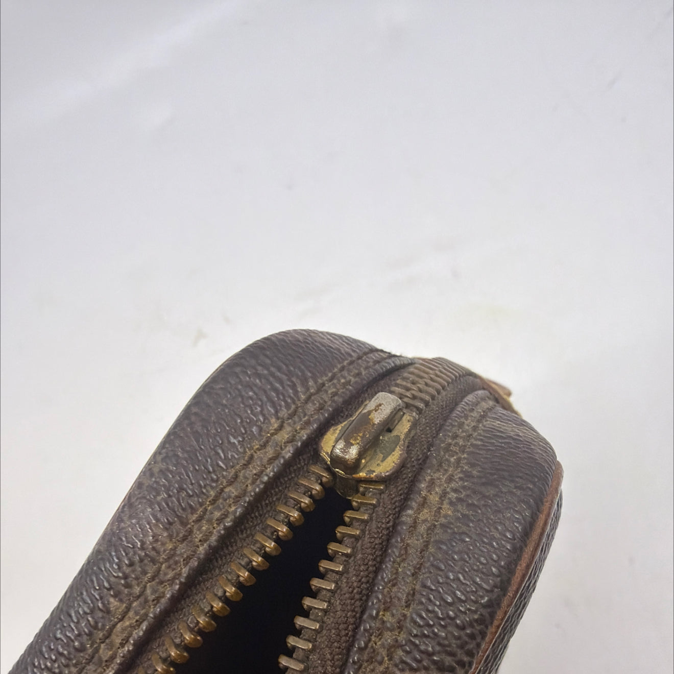 Louis Vuitton Trousse Toilette 28 Monogram Clutch