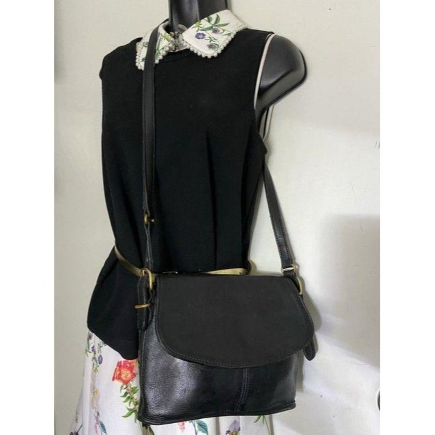 coach vintage black leather cross body bag