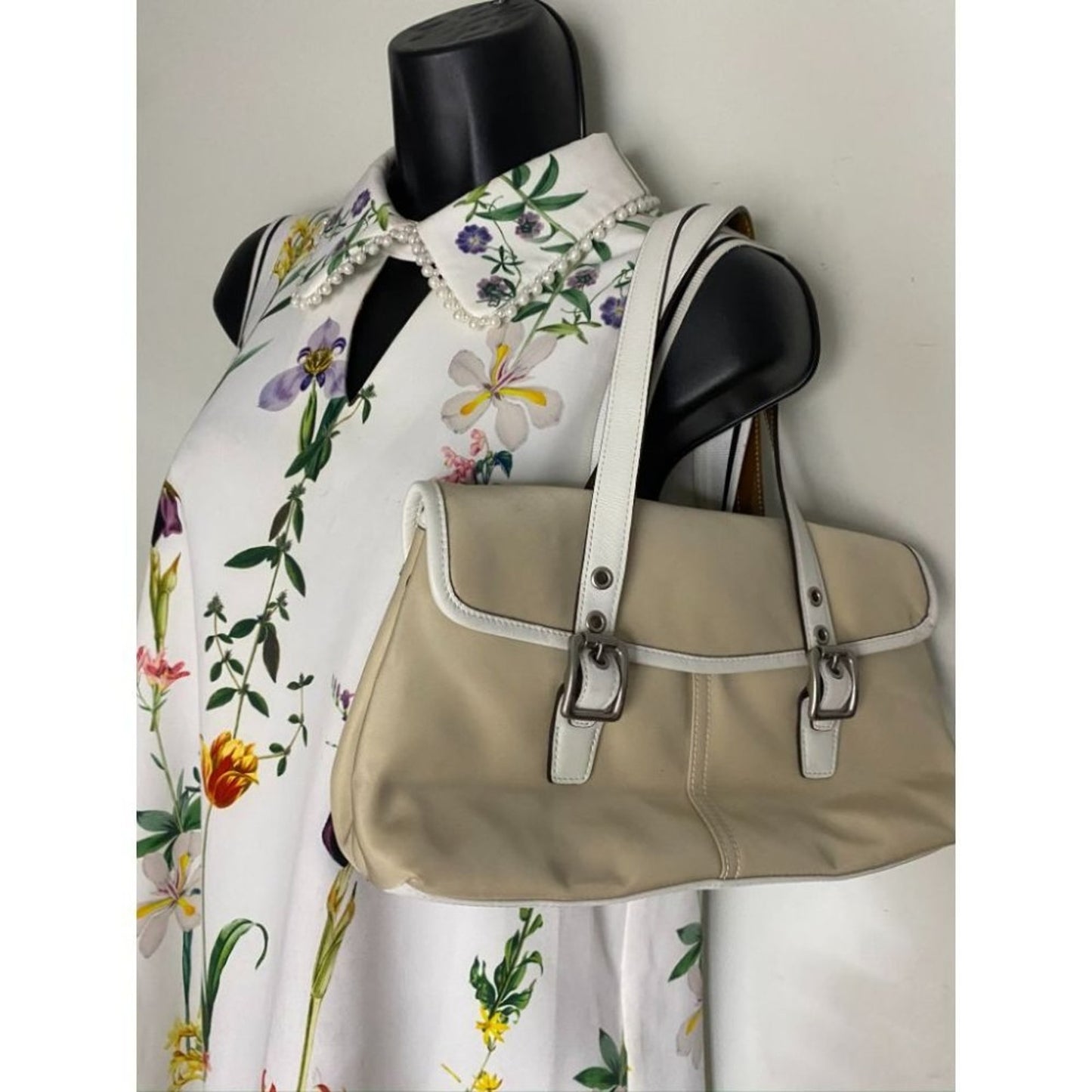 COACH Small Handbag Tan White Shoulder Travel Bag