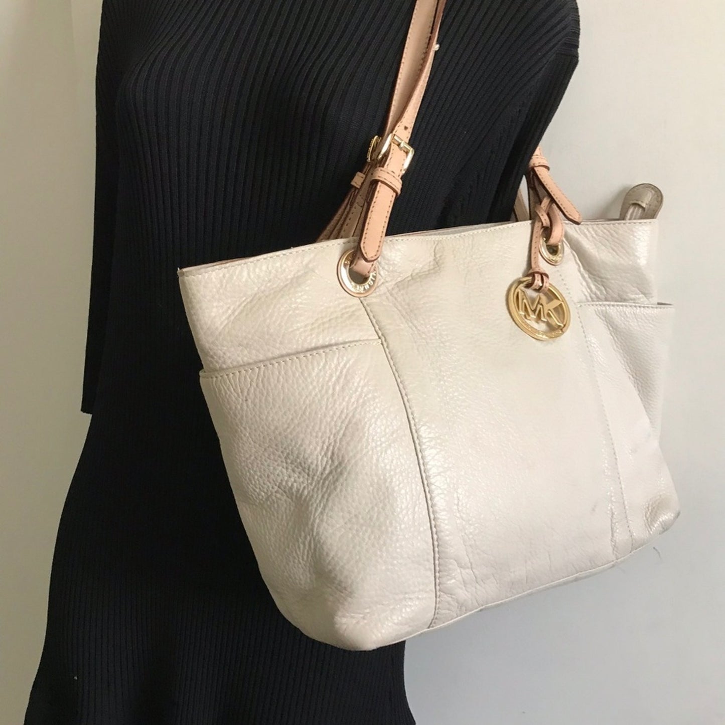 Medium Tote Shoulder Bag