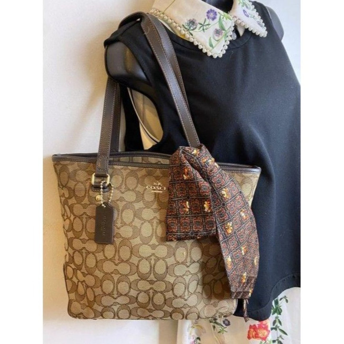 coach w all over logo w add on pooh beige brown ja