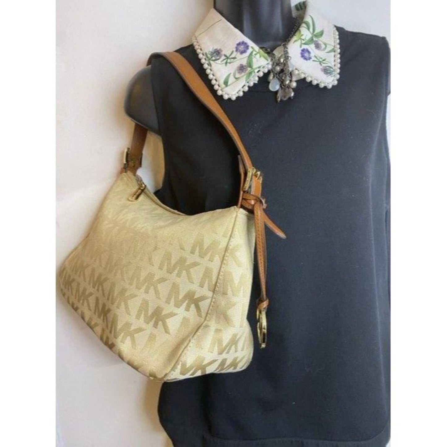 michael kors tan fabric hobo bag