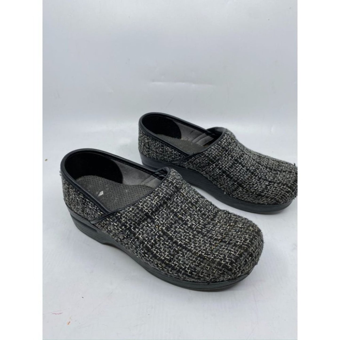 Dansko Black Gray Unisex Mules/Clogs Size 37