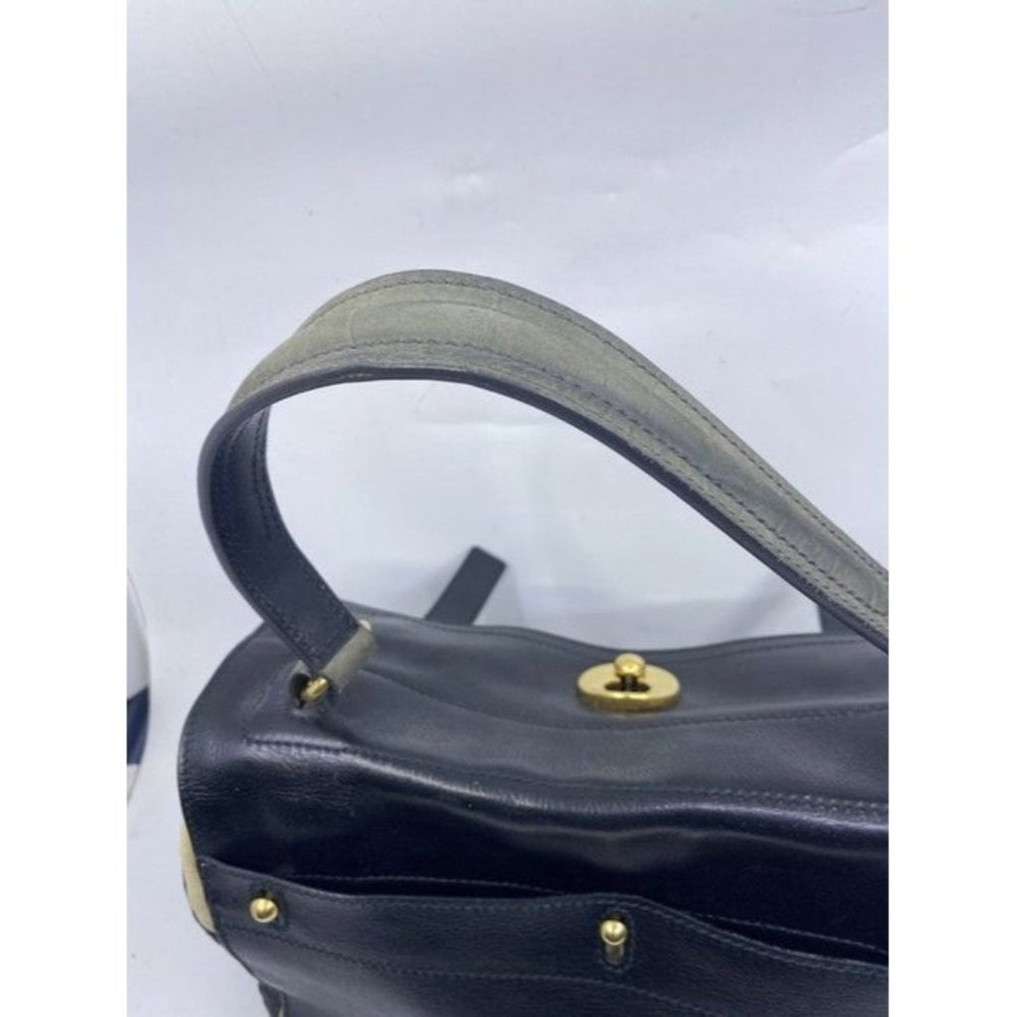 Saint Laurent Muse Two Ysl Embossed Rive Gauge Greenblack Leather Should…