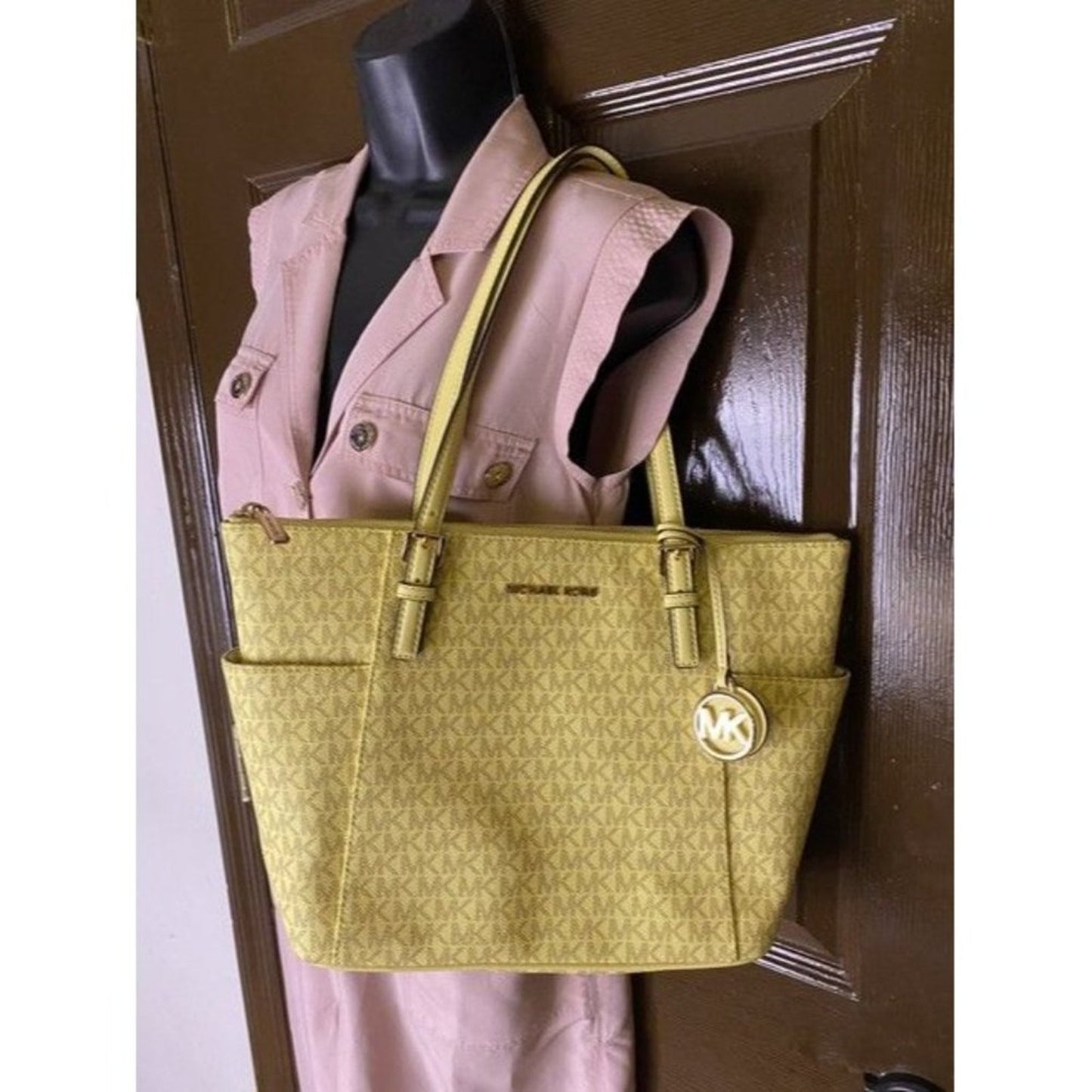 Michael Kors East West New Jet Set Top Zip Tote Buttercup Saffiano Leath…