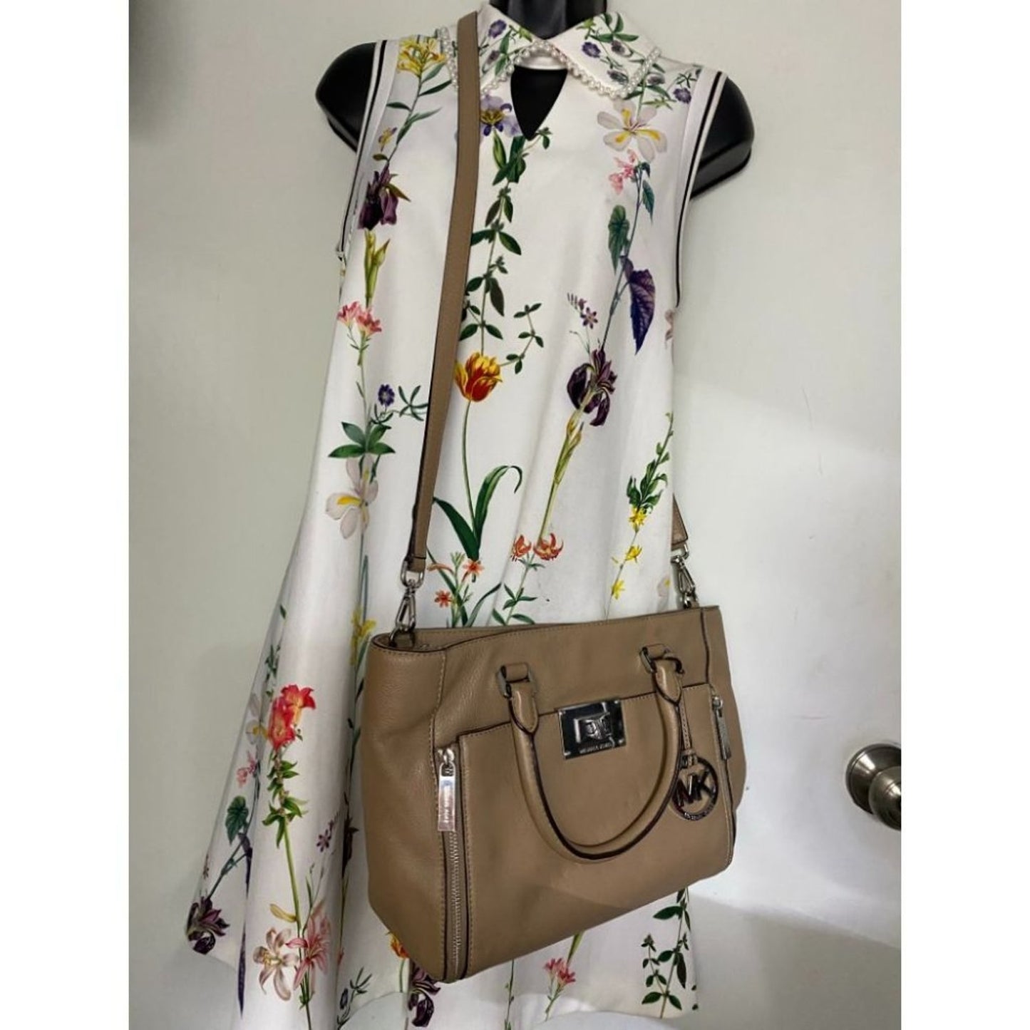 Michael Kors Lamb Leather Tan Shoulder Bag LG/MD