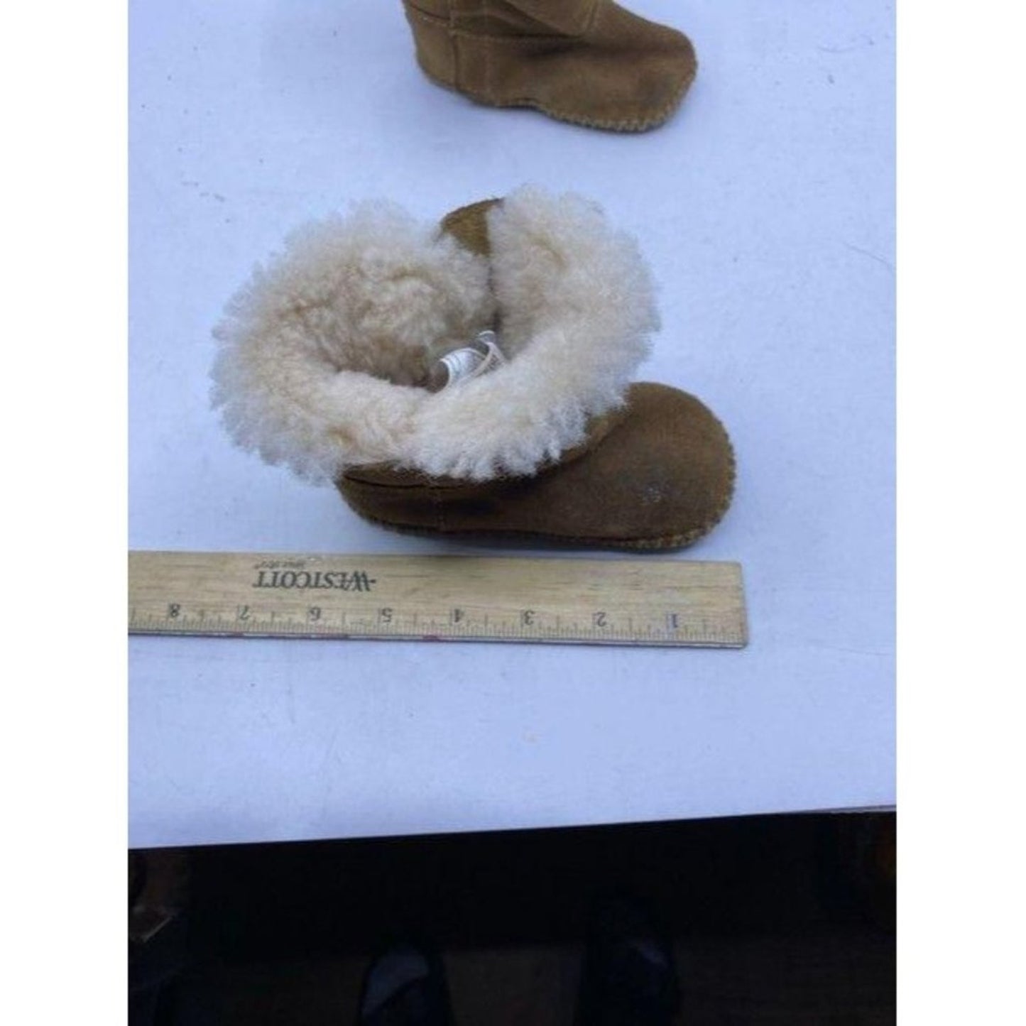 Ugg Australia Tan Super Cute Kids Velcro Bootsboot