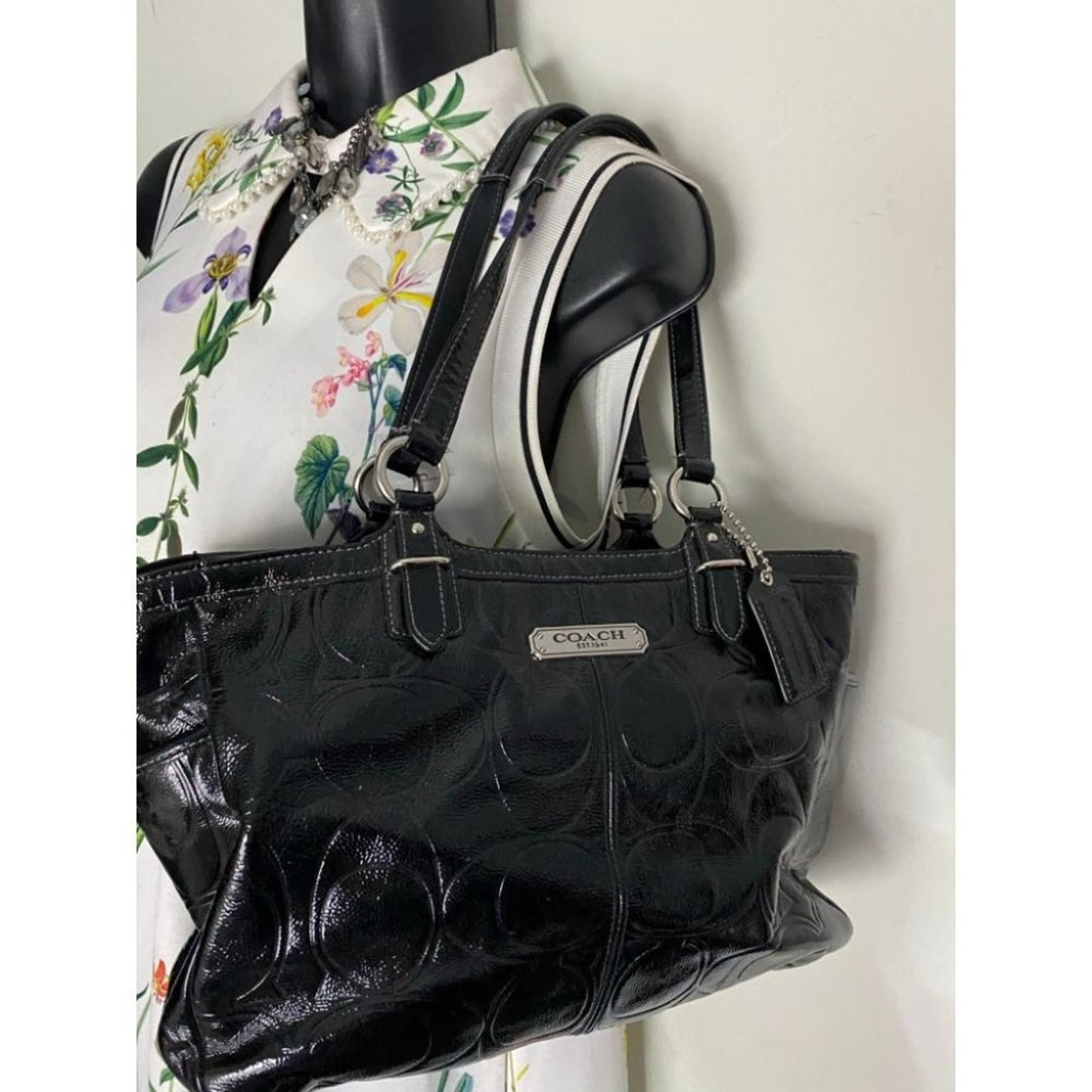 COACH Large Patent Leather Black Shoulder Bag
