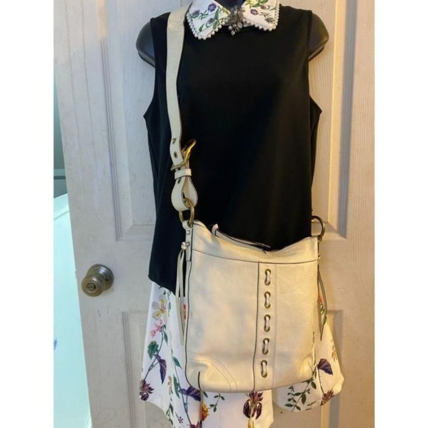coach medium w adjustable strap white leather cros