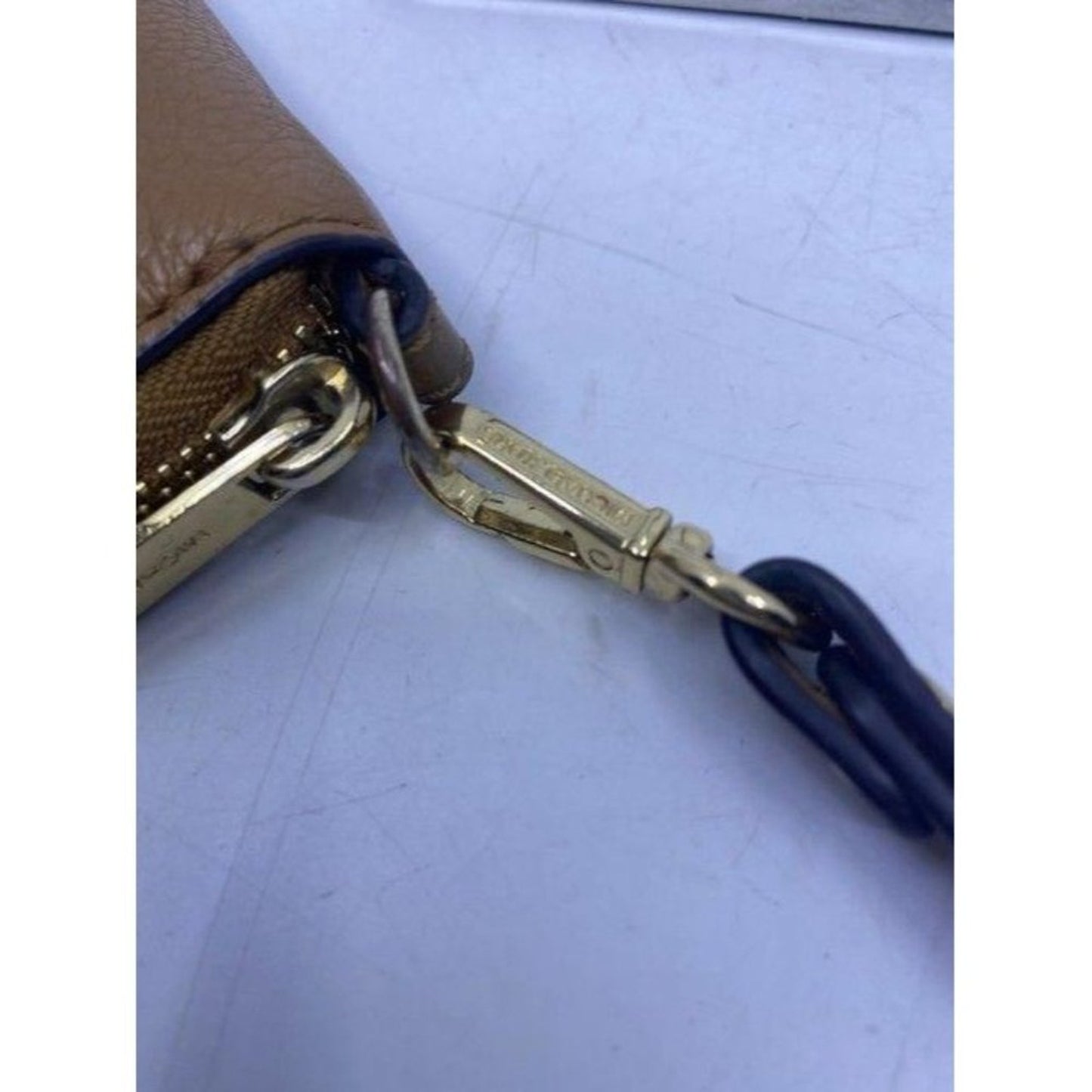 Michael Kors Soft Device Card Coin And Id Holder B