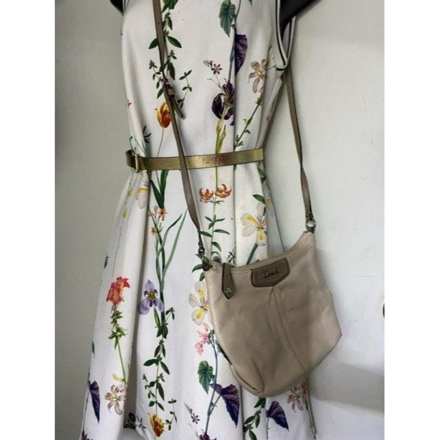 coach small beige leather cross body bag