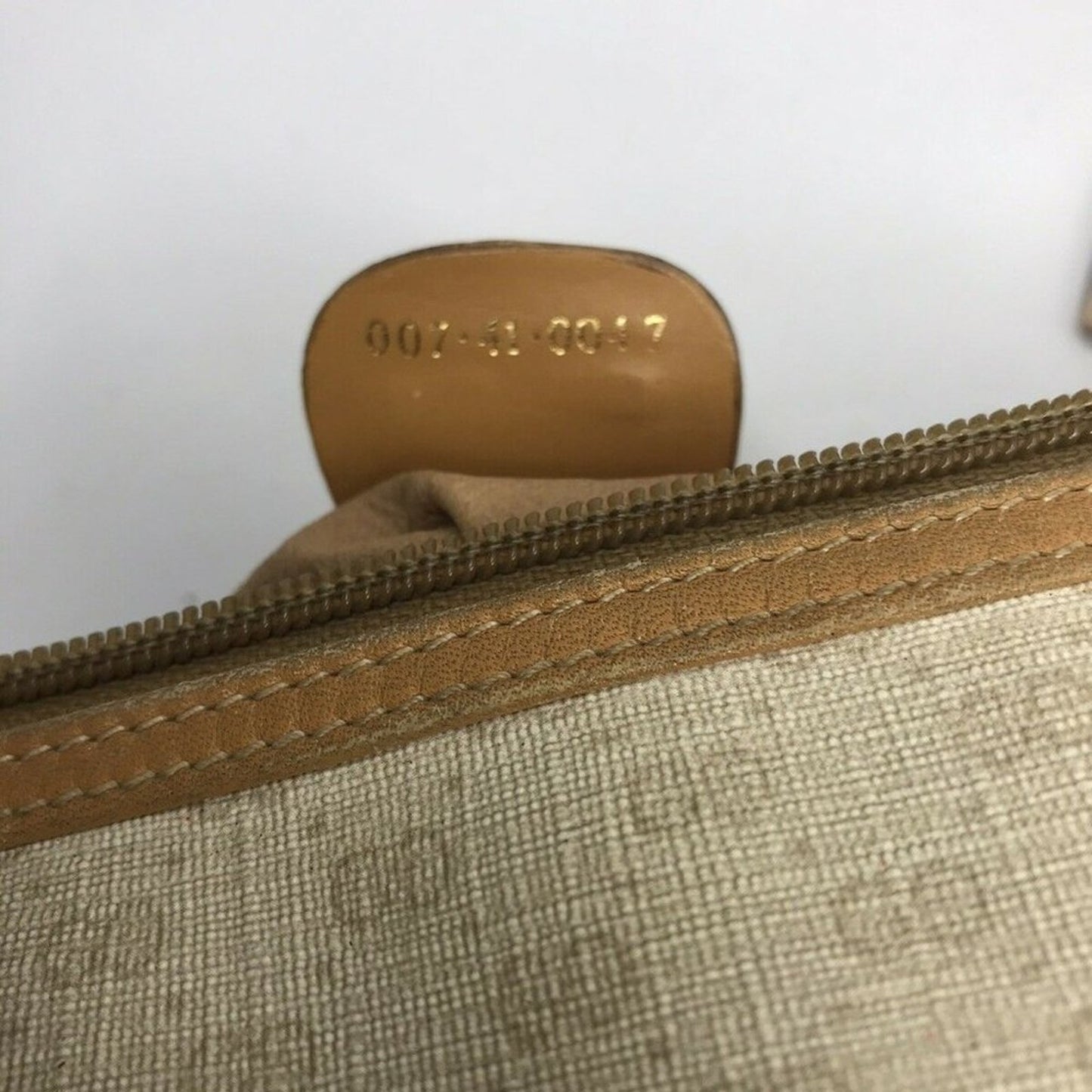 GUCCI Vintage Crossbody Bag All Over Signature